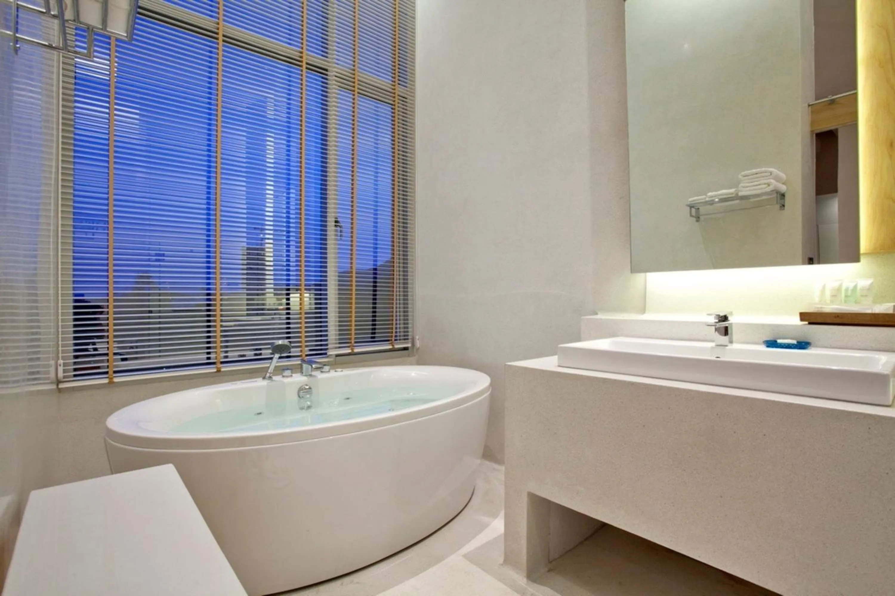 Bathroom in Balcony Seaside Sriracha Hotel & Serviced Apartments