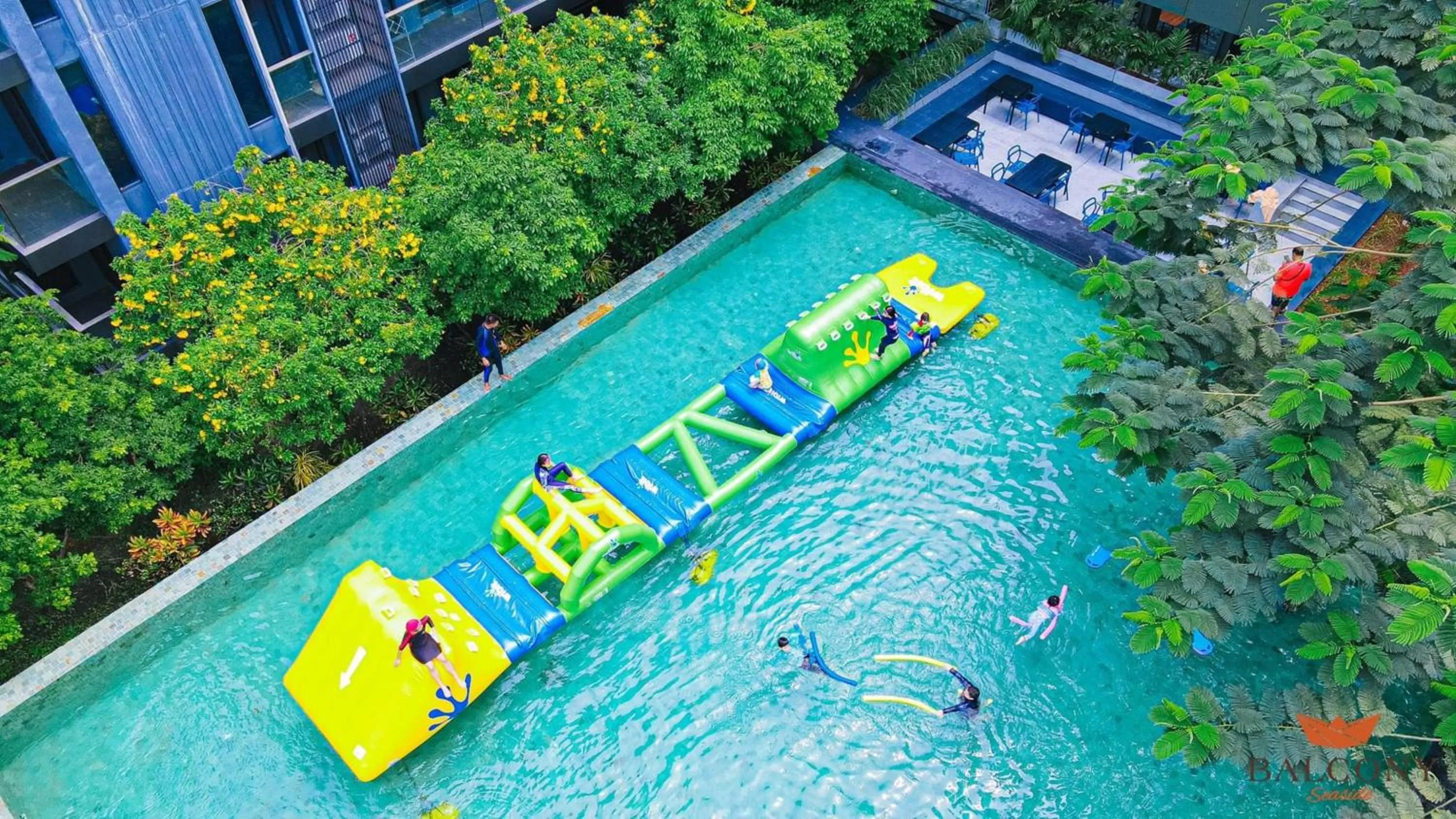 Swimming pool in Balcony Seaside Sriracha Hotel & Serviced Apartments