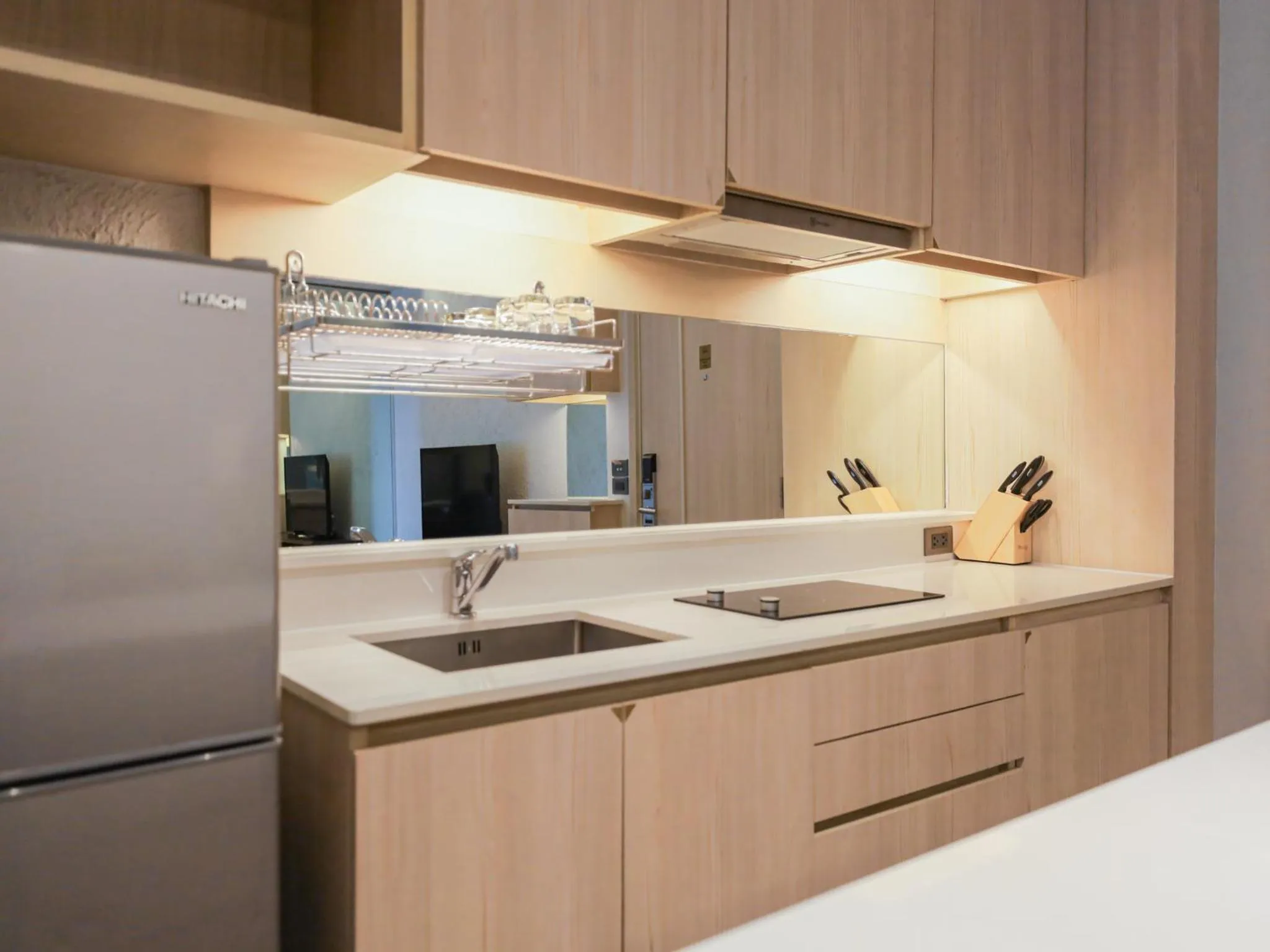 Kitchen or kitchenette in Balcony Seaside Sriracha Hotel & Serviced Apartments