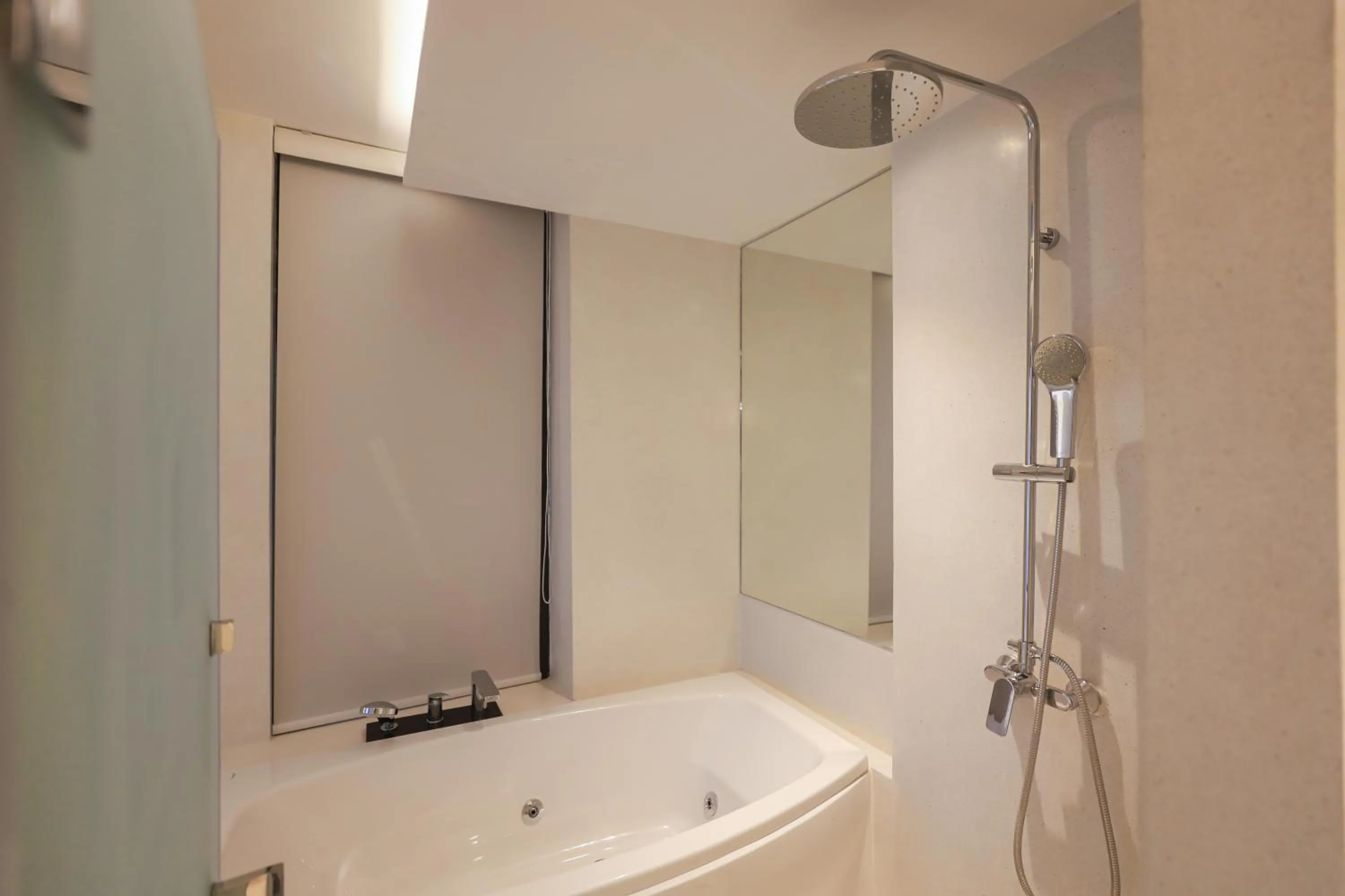 Shower in Balcony Seaside Sriracha Hotel & Serviced Apartments