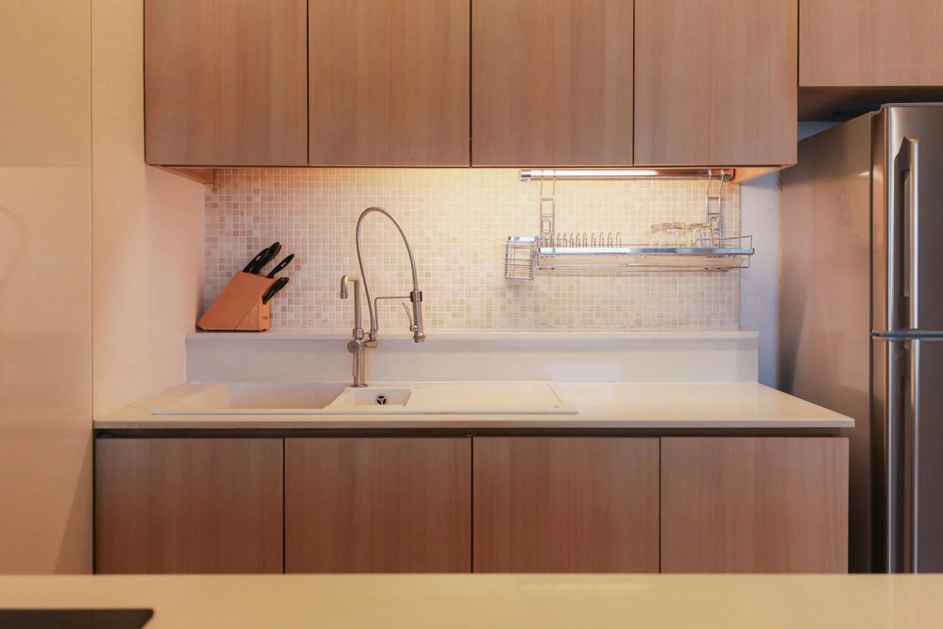 Kitchen or kitchenette in Balcony Seaside Sriracha Hotel & Serviced Apartments