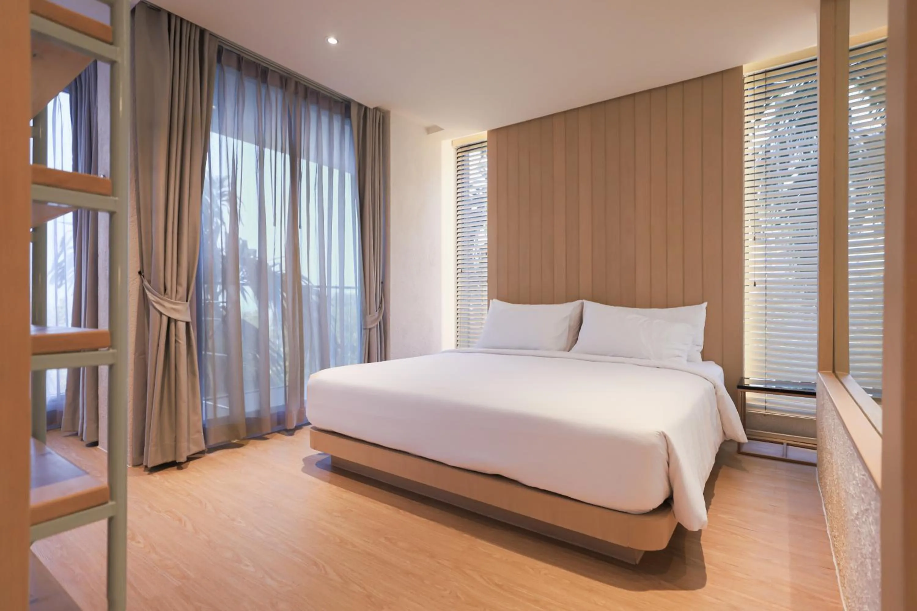 Bed in Balcony Seaside Sriracha Hotel & Serviced Apartments