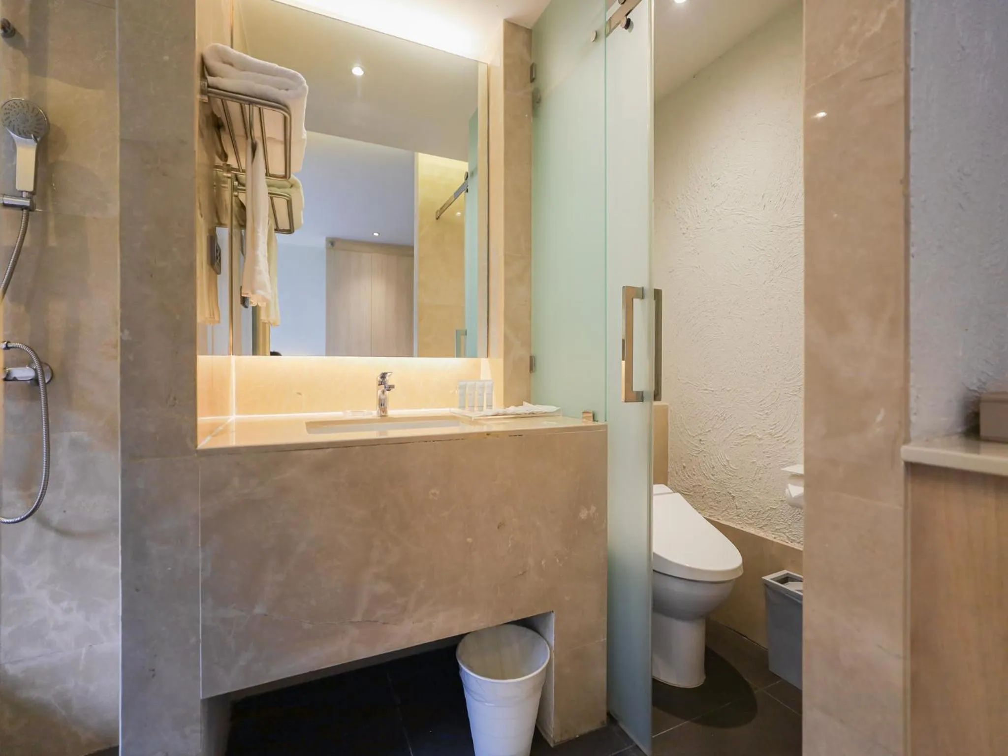 Bathroom in Balcony Seaside Sriracha Hotel & Serviced Apartments