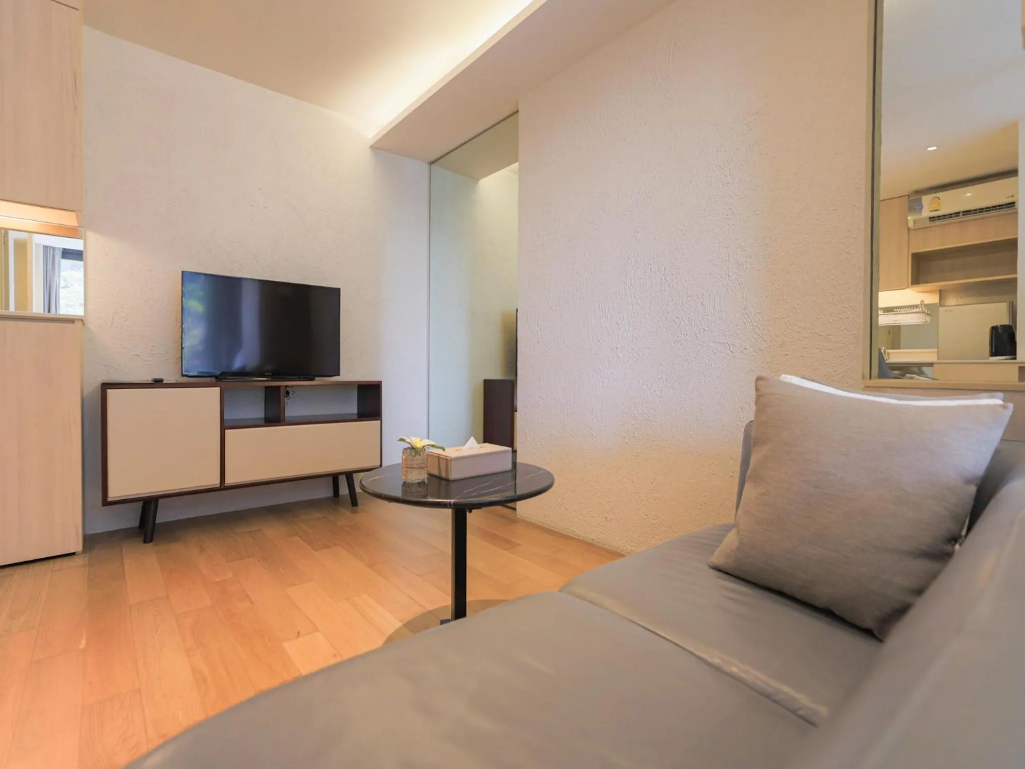 TV and multimedia in Balcony Seaside Sriracha Hotel & Serviced Apartments