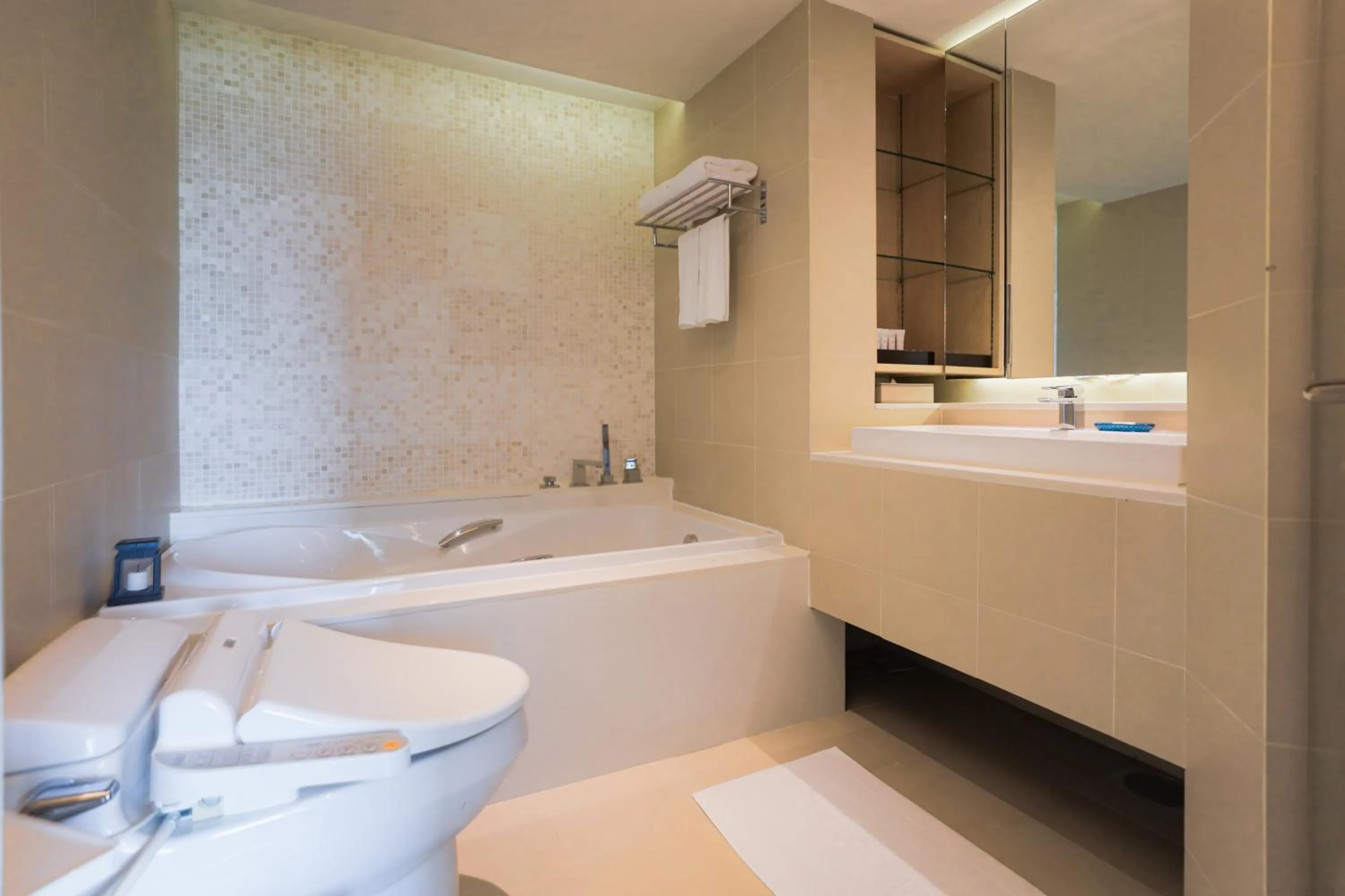 Bathroom in Balcony Seaside Sriracha Hotel & Serviced Apartments