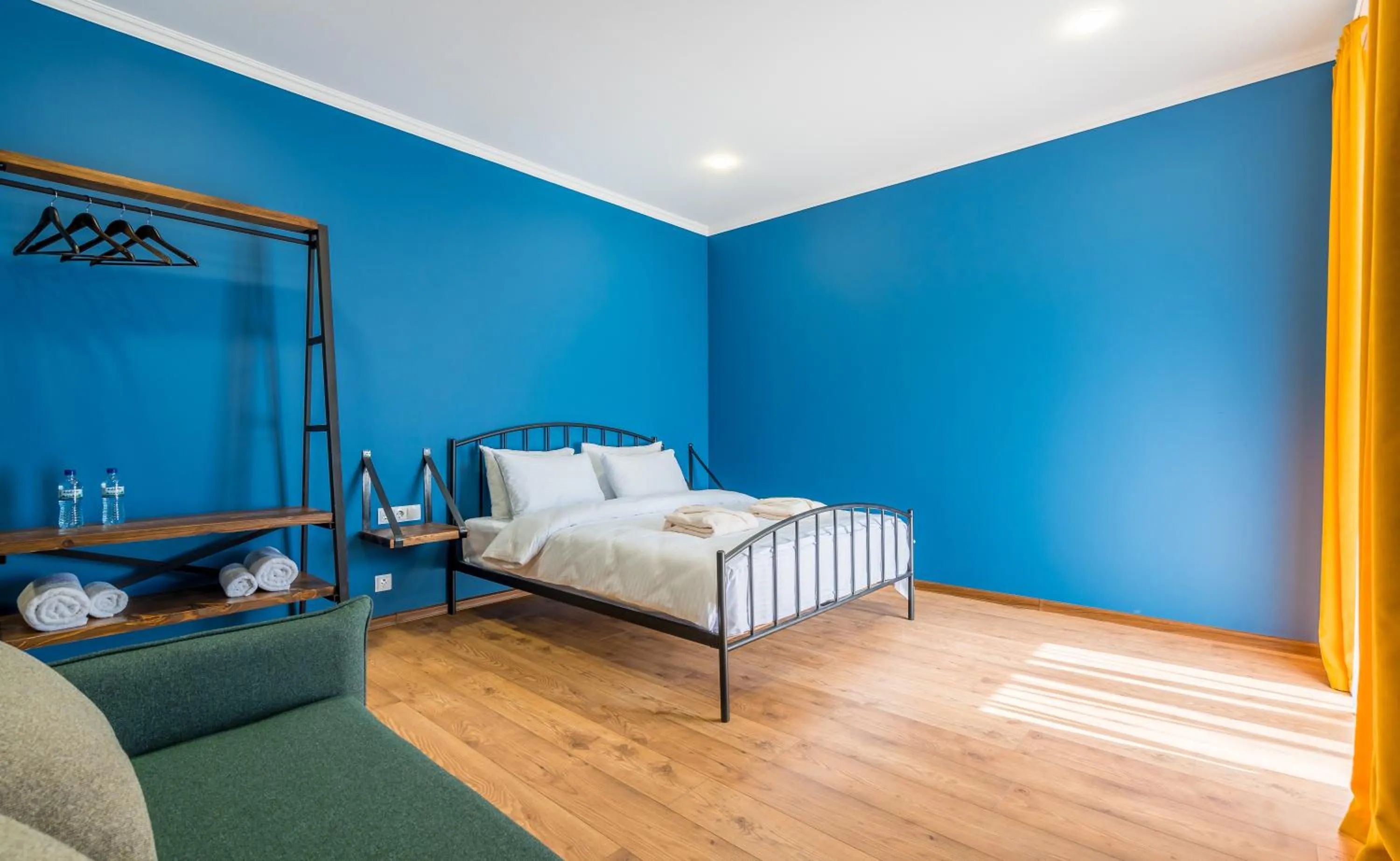 Living room, Bed in Hotel Darchi Kazbegi