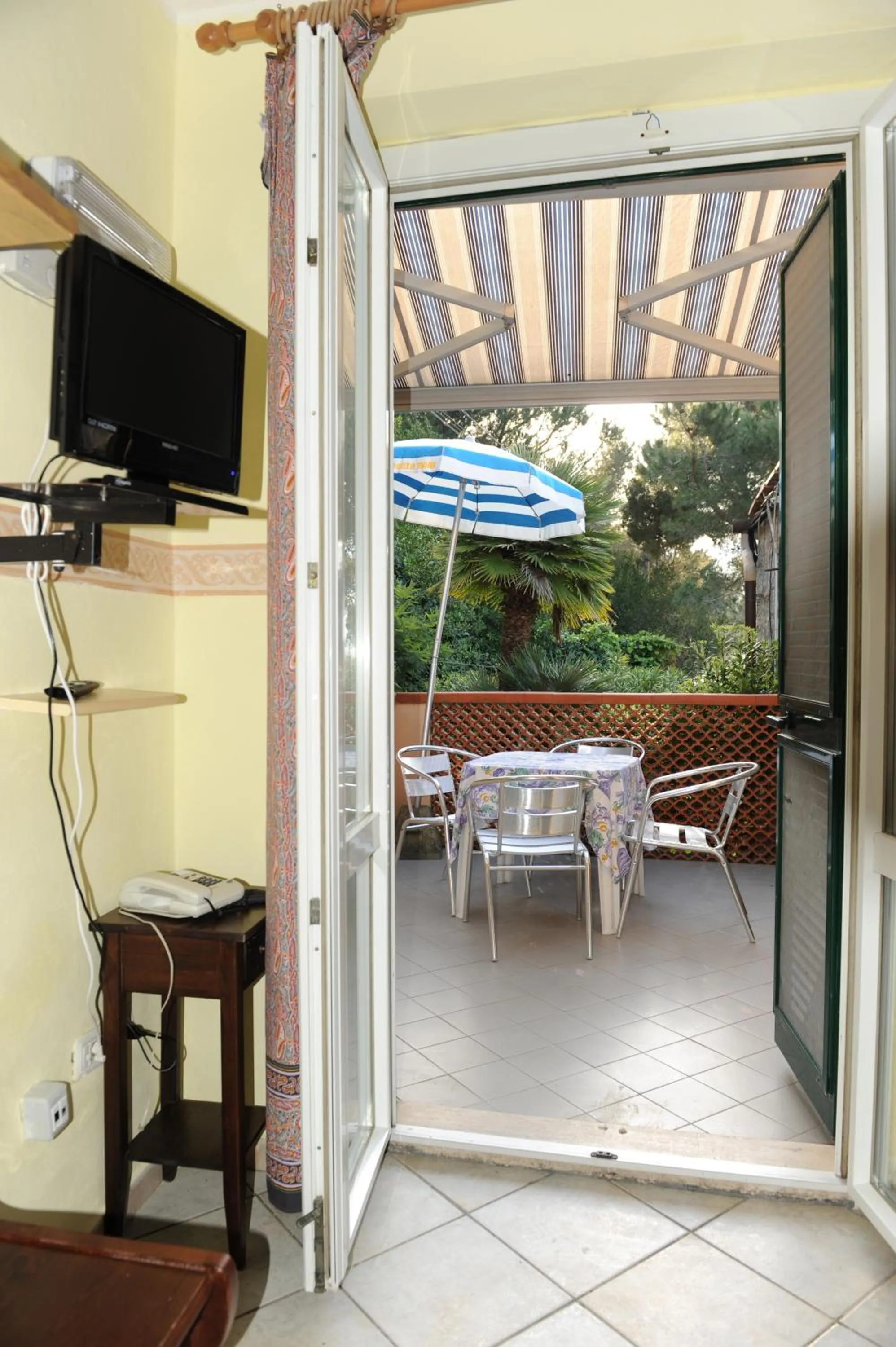 TV and multimedia in Residence Vacanza Mare