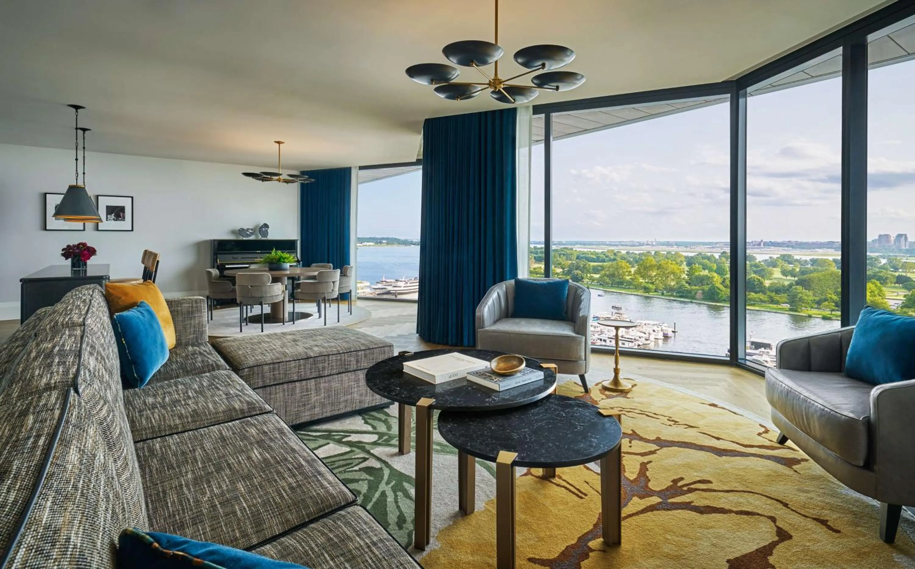 Photo of the whole room, Bed in Pendry Washington DC - The Wharf