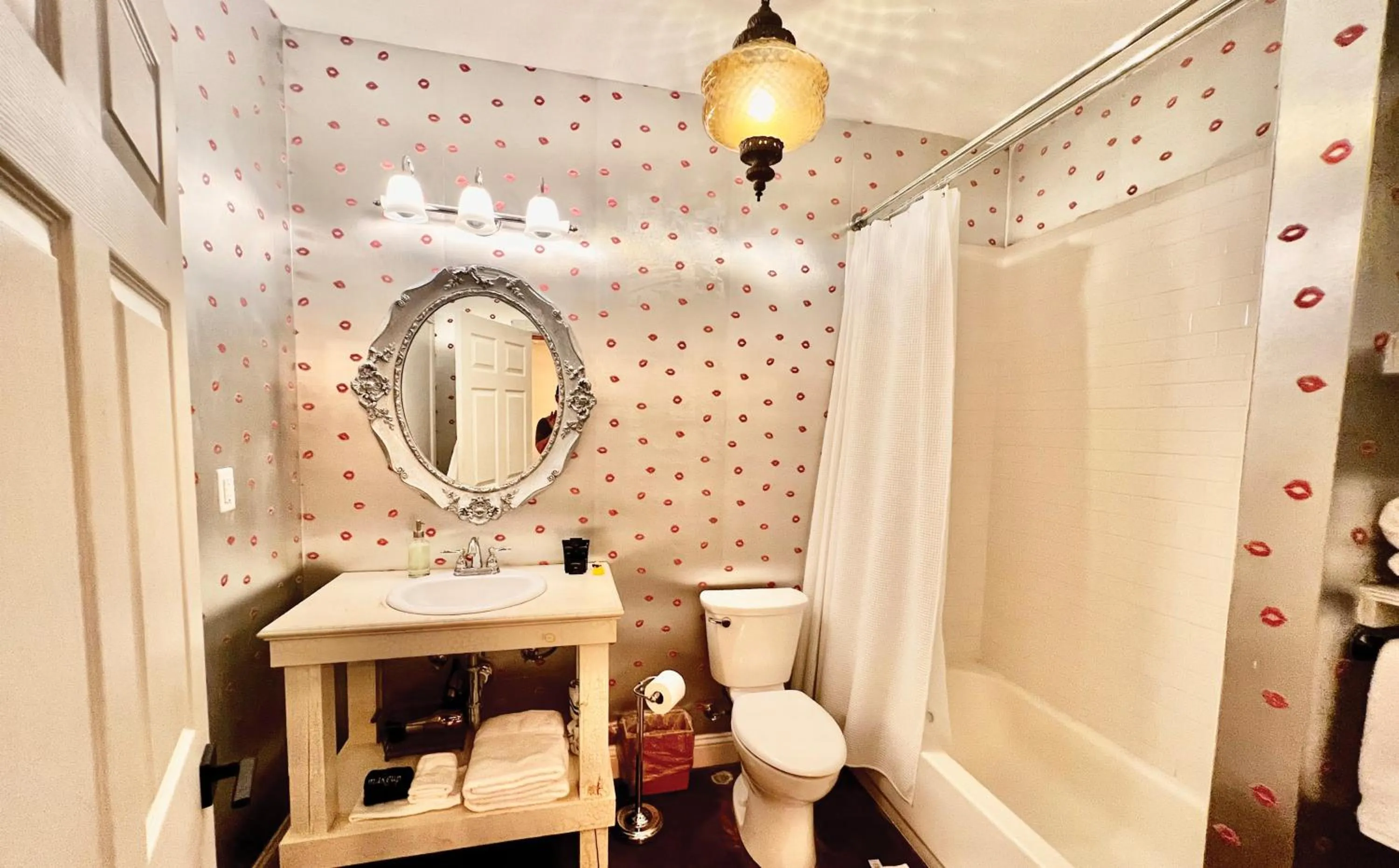 Bathroom in Mulberry Inn