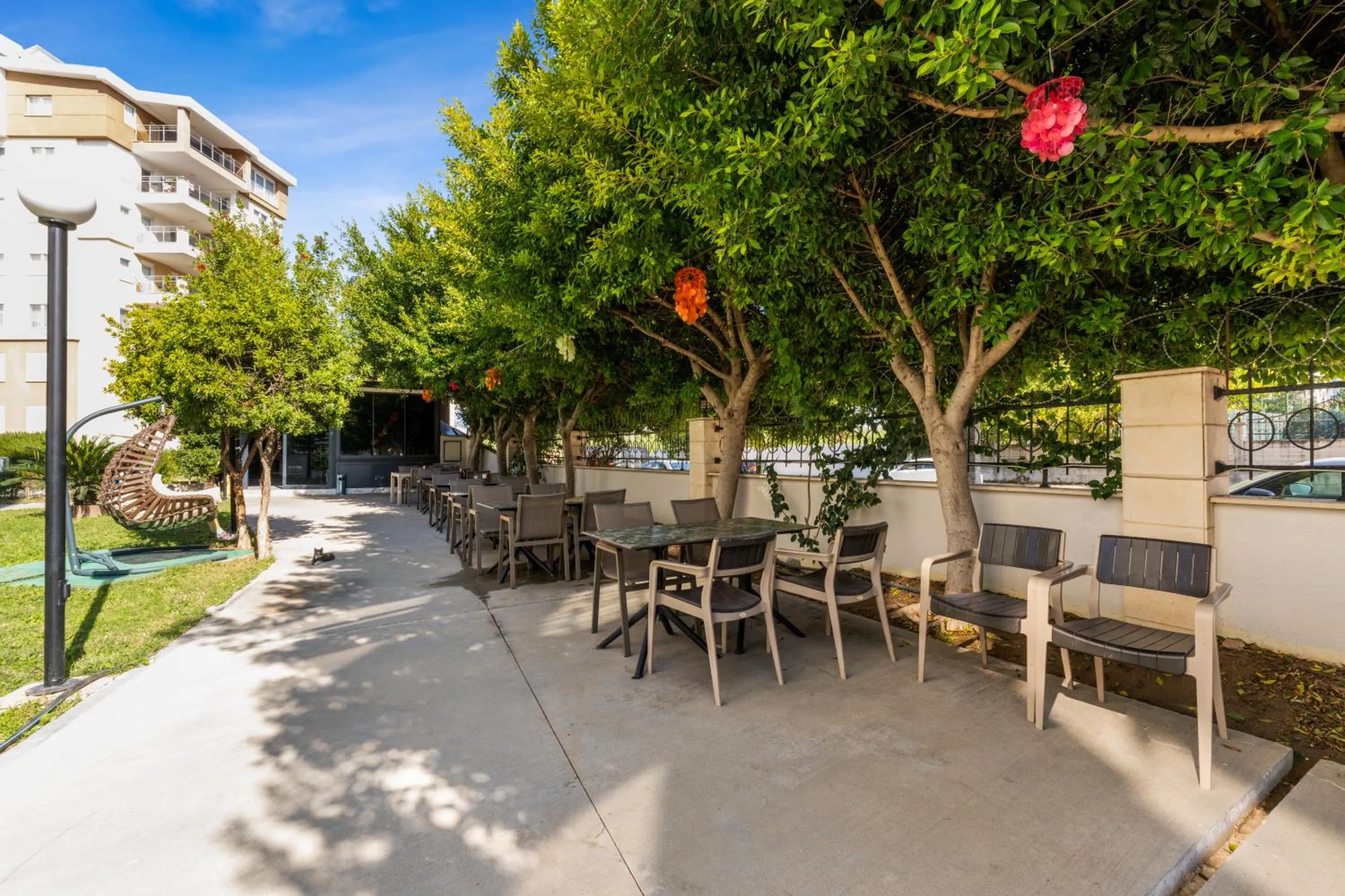 Garden in River Park Residence Lara