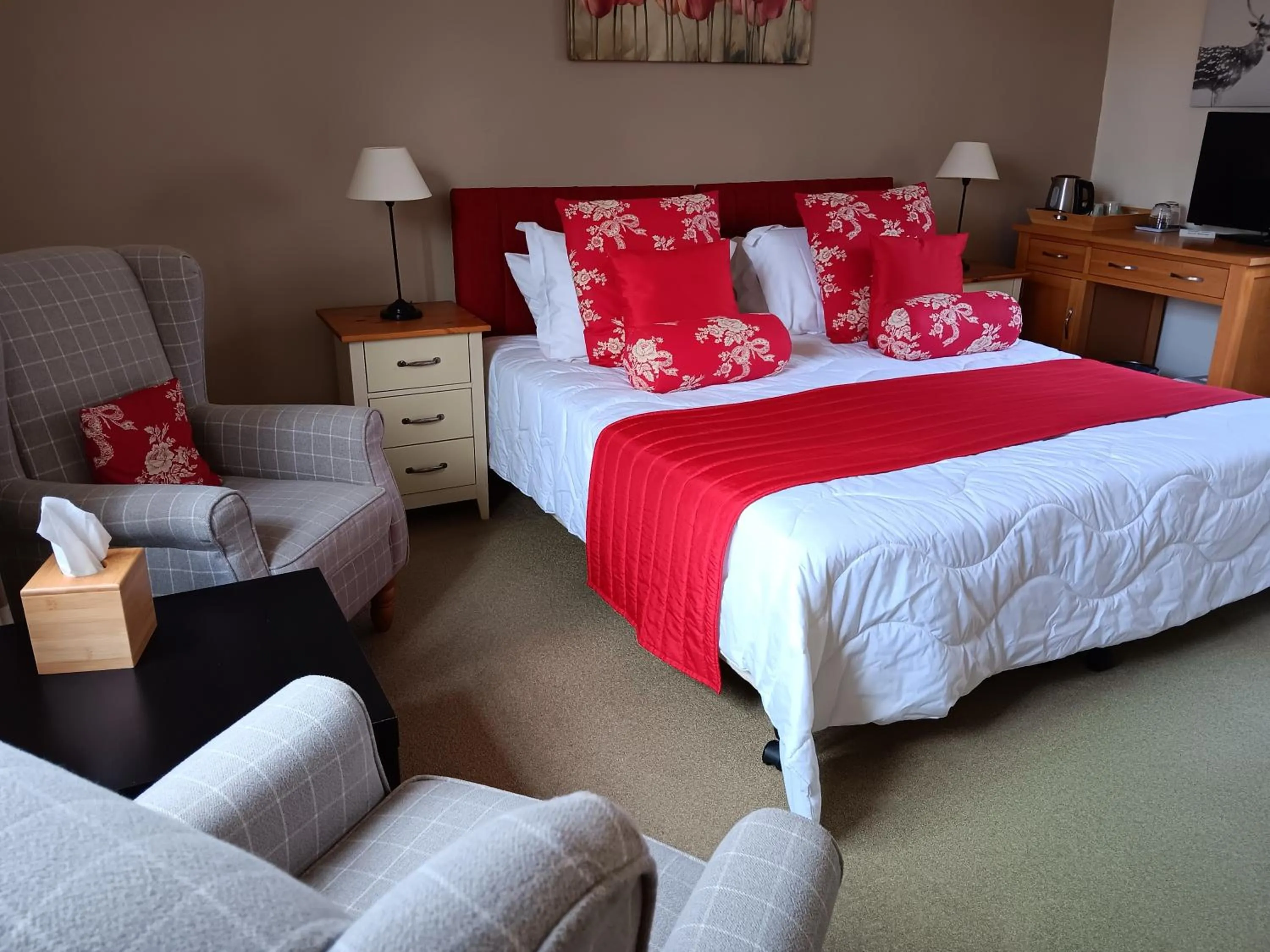 Bedroom, Bed in Buckley Farmhouse B & B