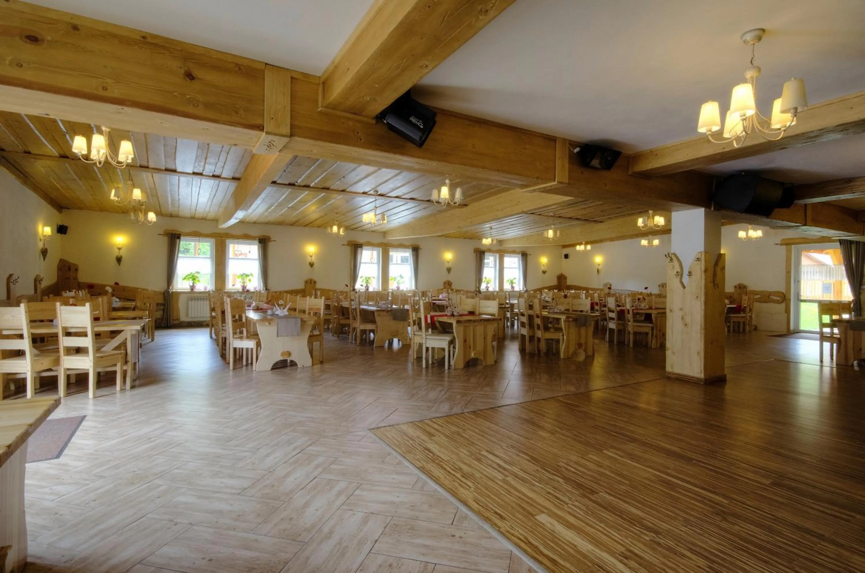 Restaurant/places to eat in Dworek nad Wisłą