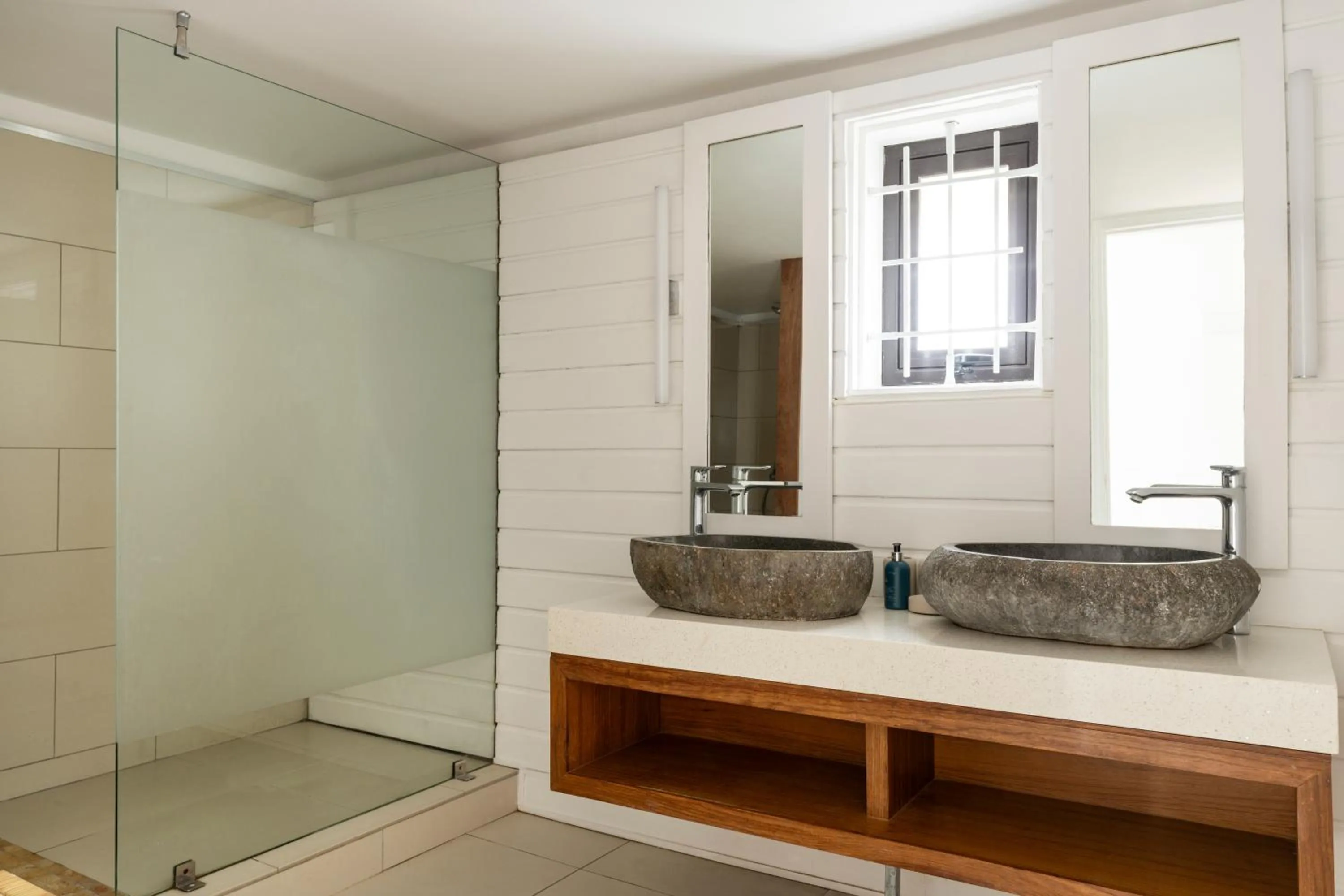 Bathroom in Constance Sakoa Boutik