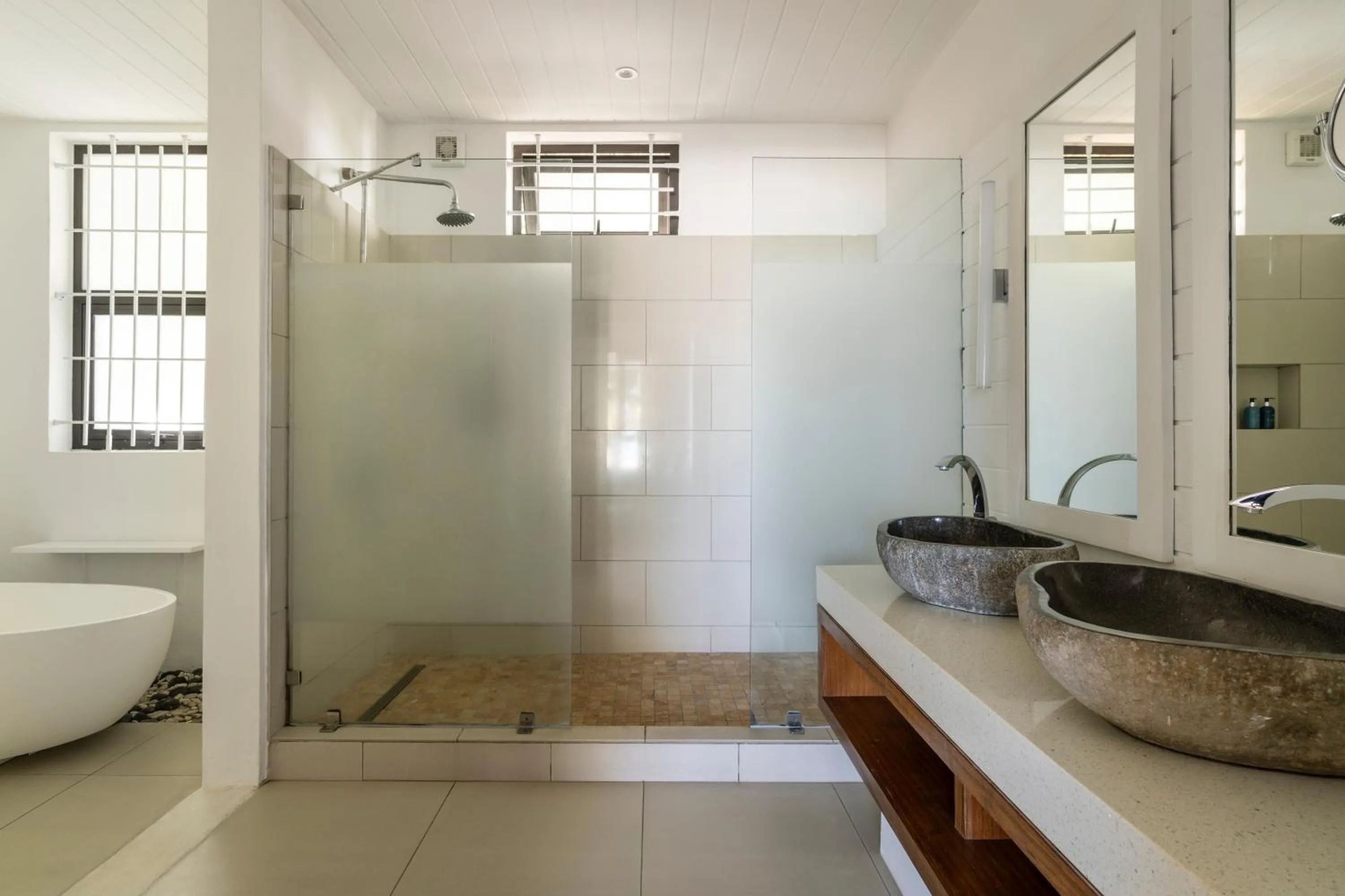 Bathroom in Constance Sakoa Boutik