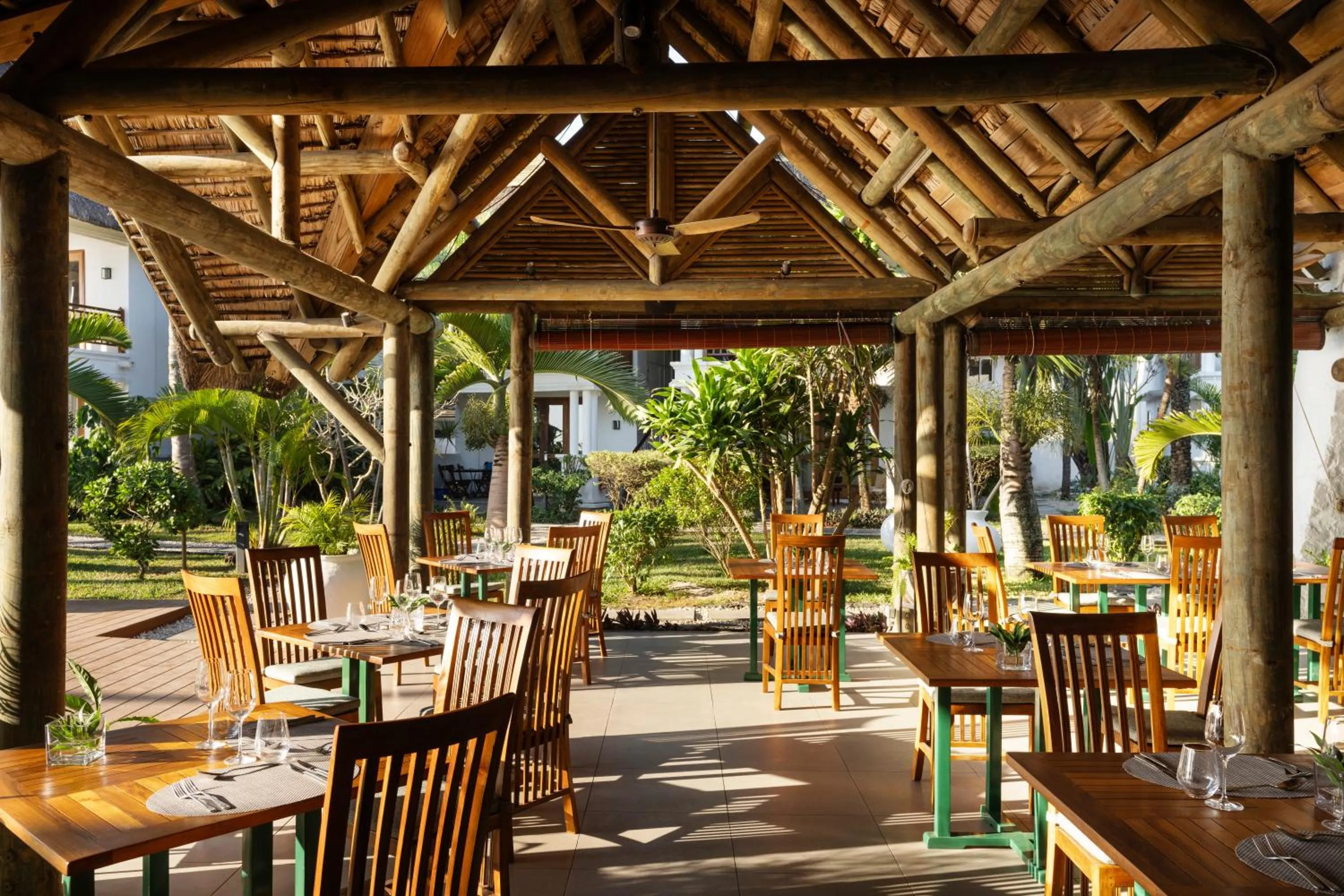 Restaurant/places to eat in Constance Sakoa Boutik