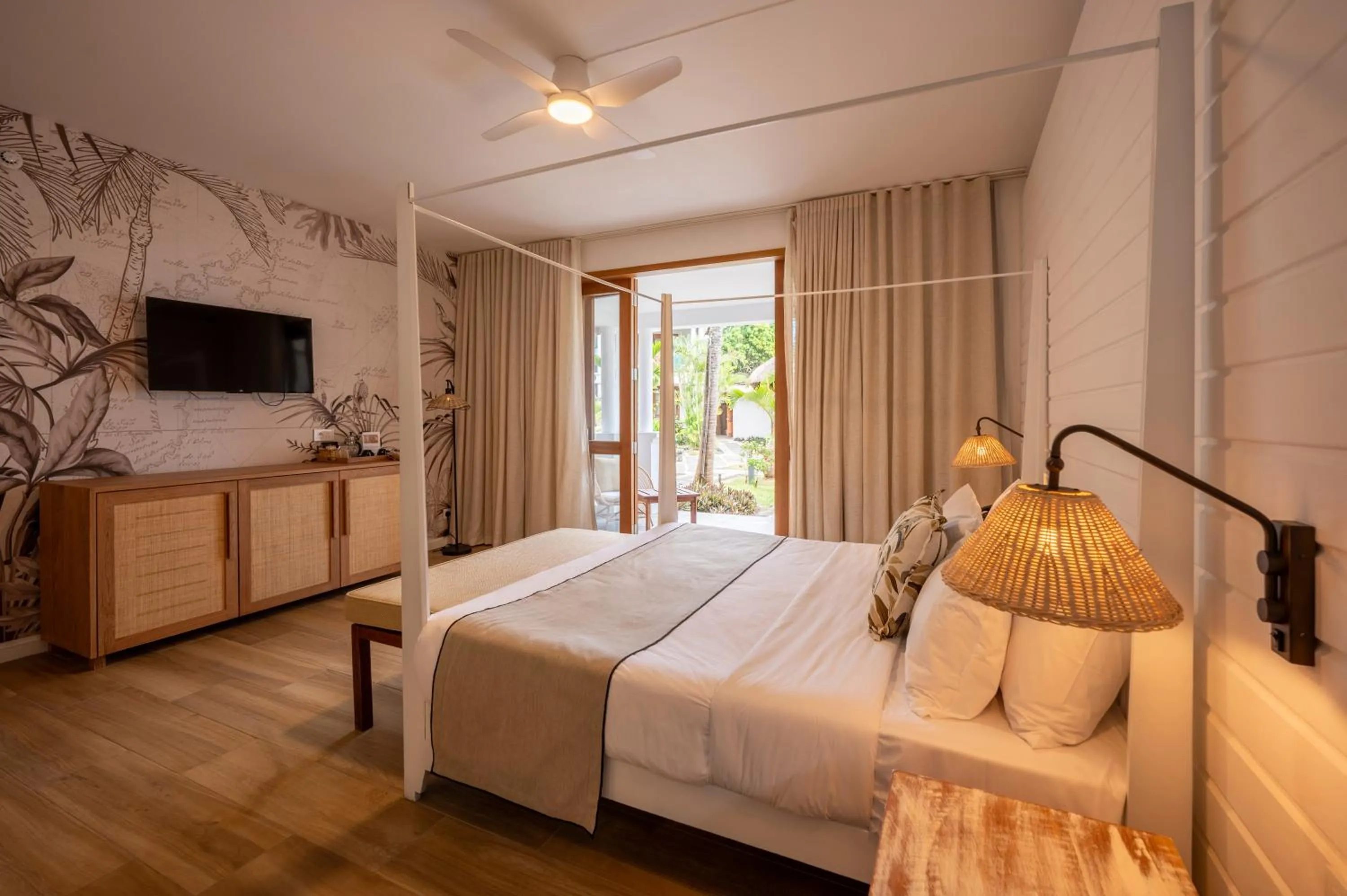 Bed in Constance Sakoa Boutik