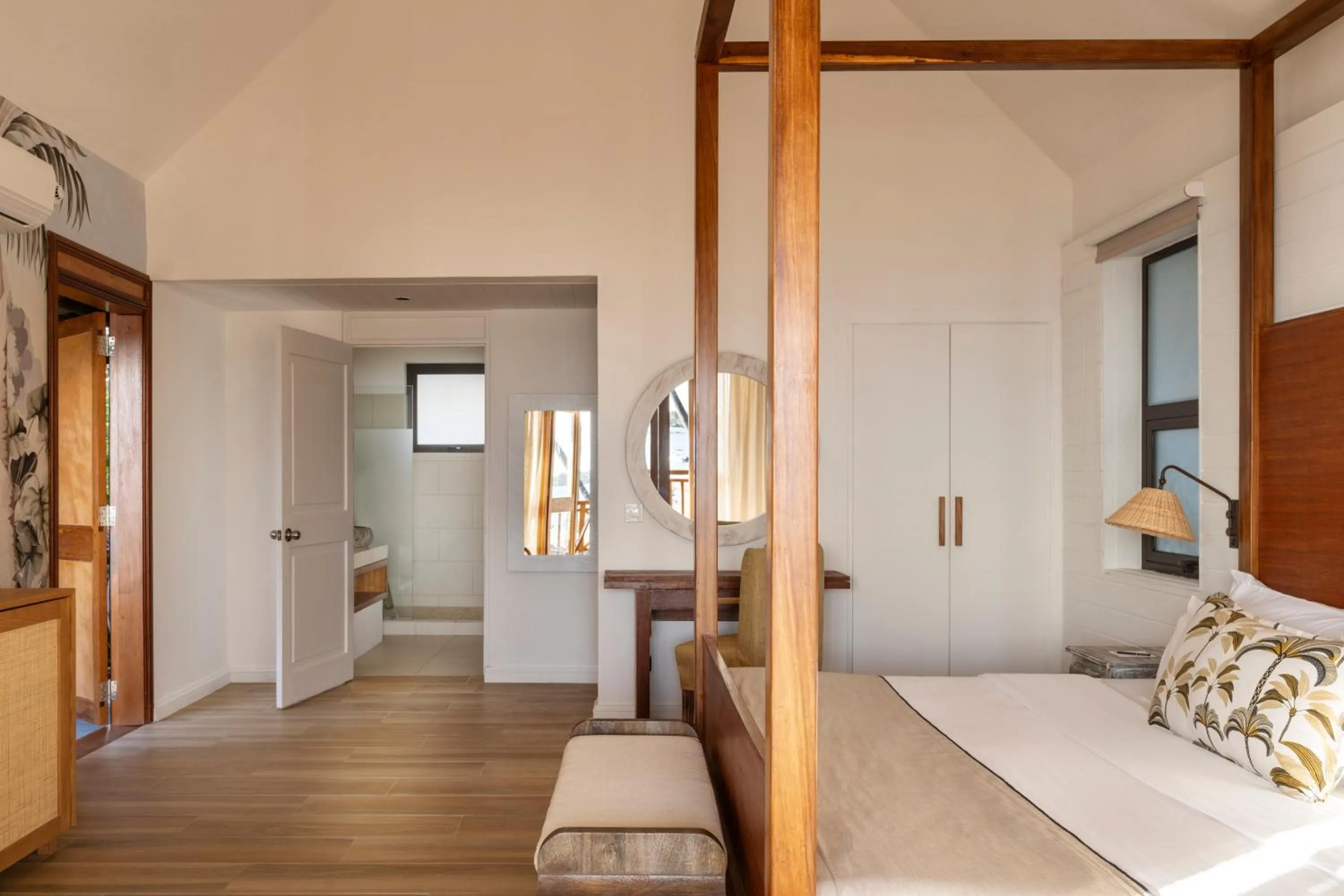 View (from property/room), Bed in Constance Sakoa Boutik