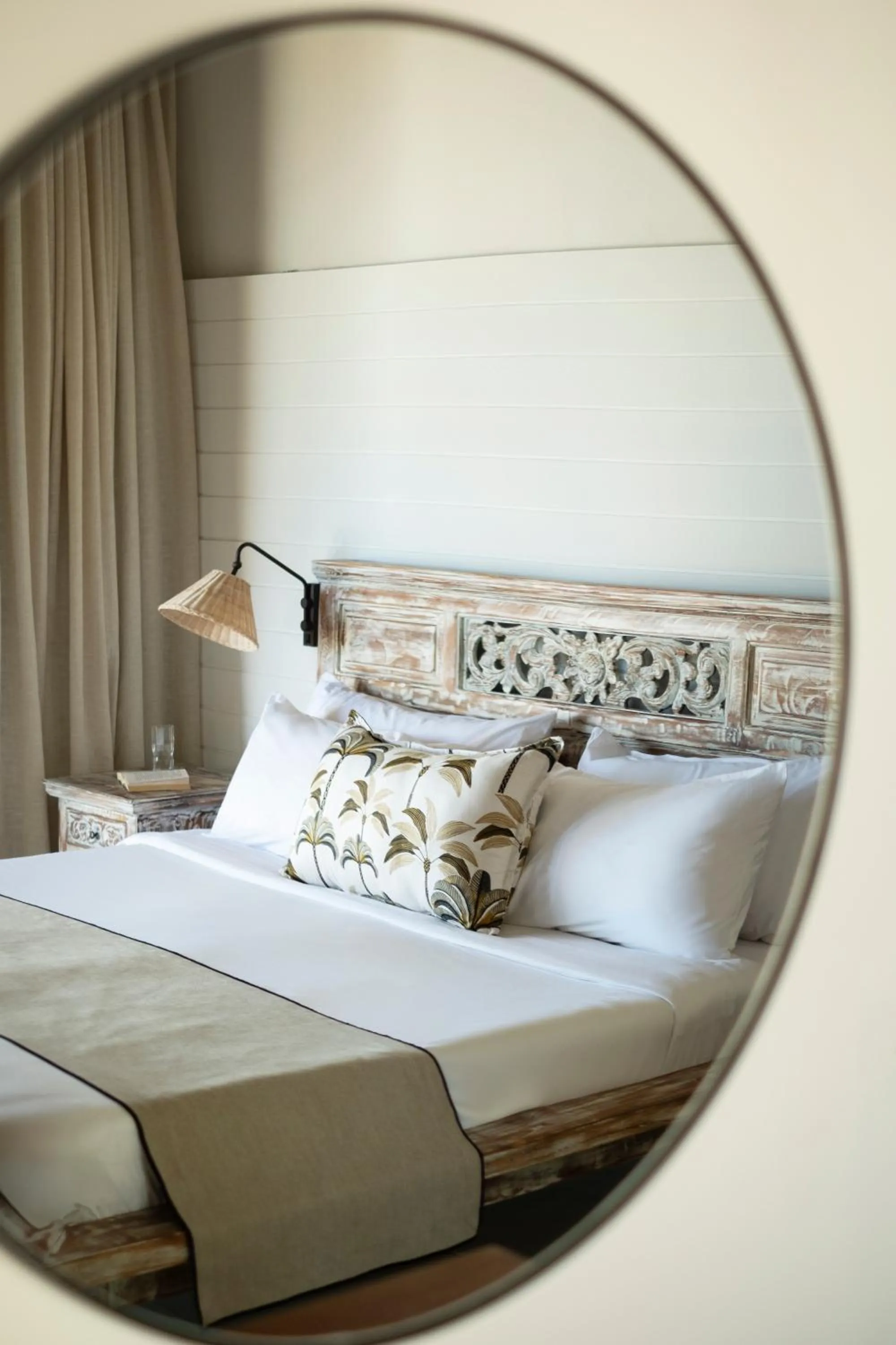 Bed in Constance Sakoa Boutik