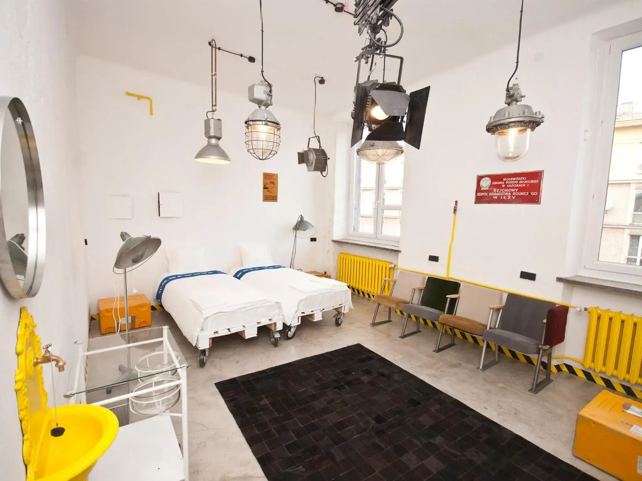 Double or Twin Room with Private External Bathroom in Loft Lot Pszczoły Double or Twin Room with Private External Bathroom in Loft Lot Pszczoły