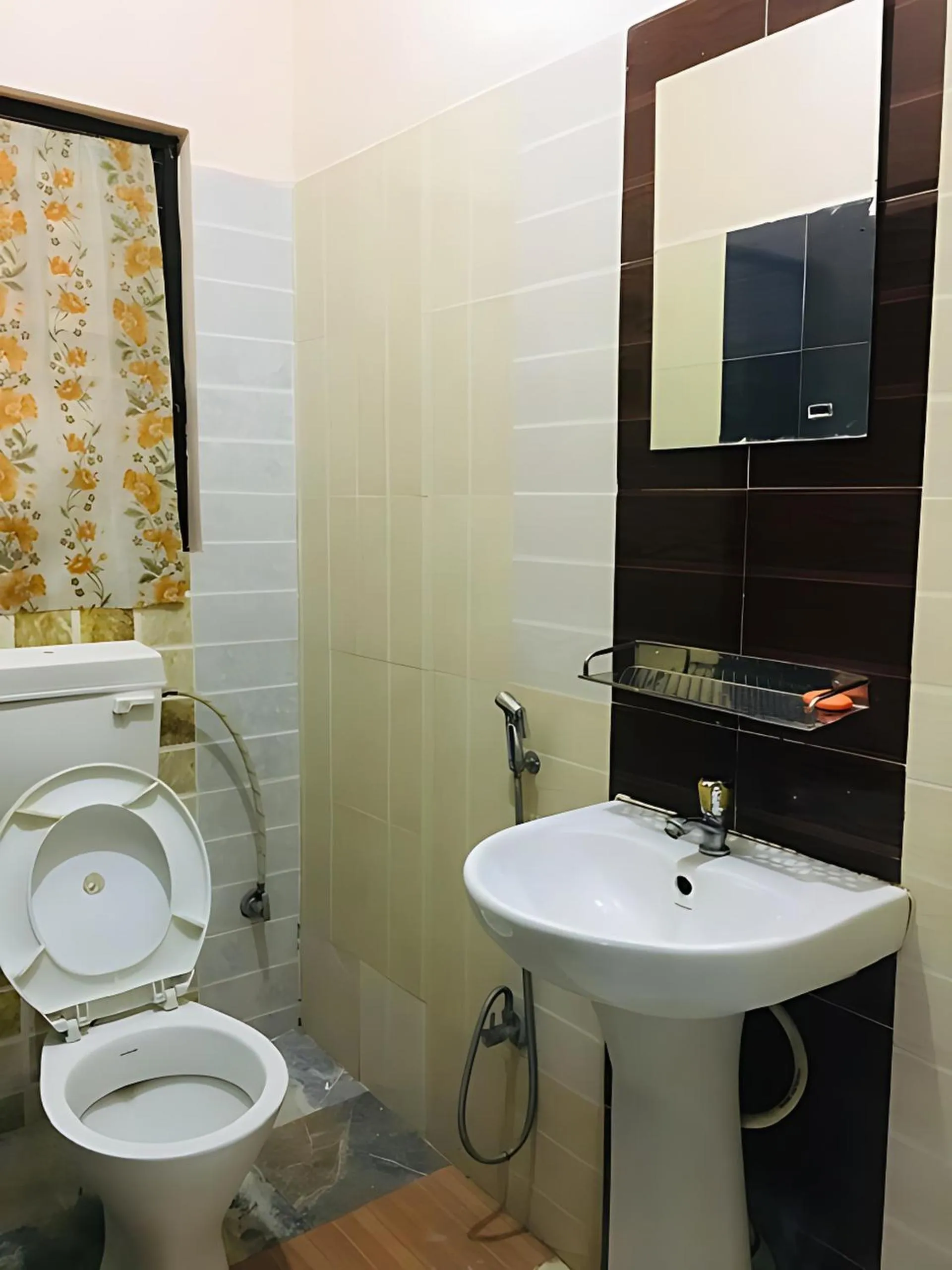 Bathroom in Hotel BhupuSainik Sauraha, Chitwan