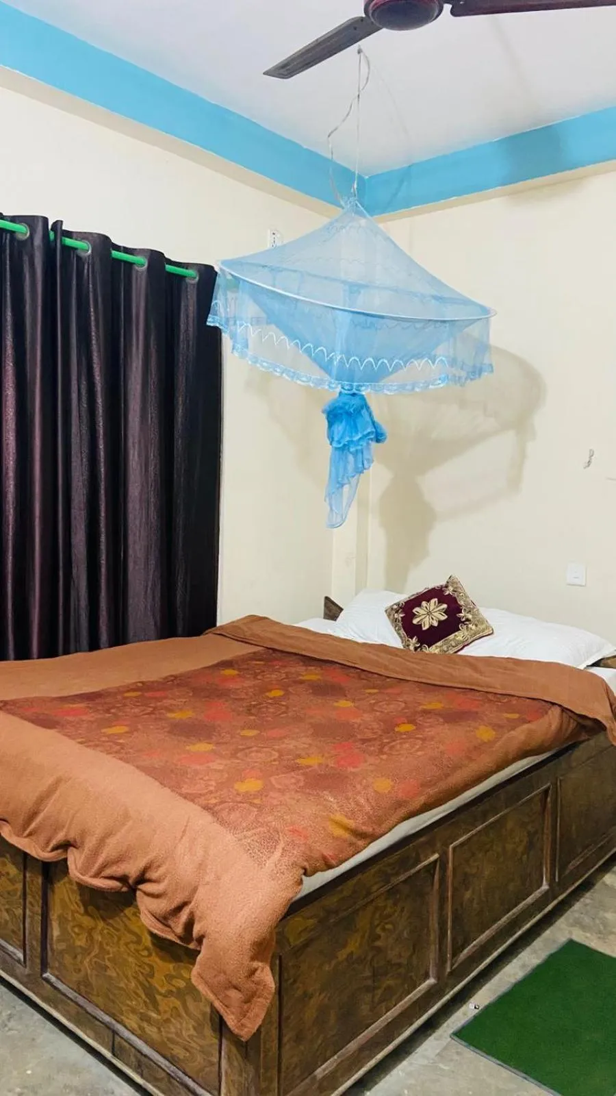 Bed in Hotel BhupuSainik Sauraha, Chitwan