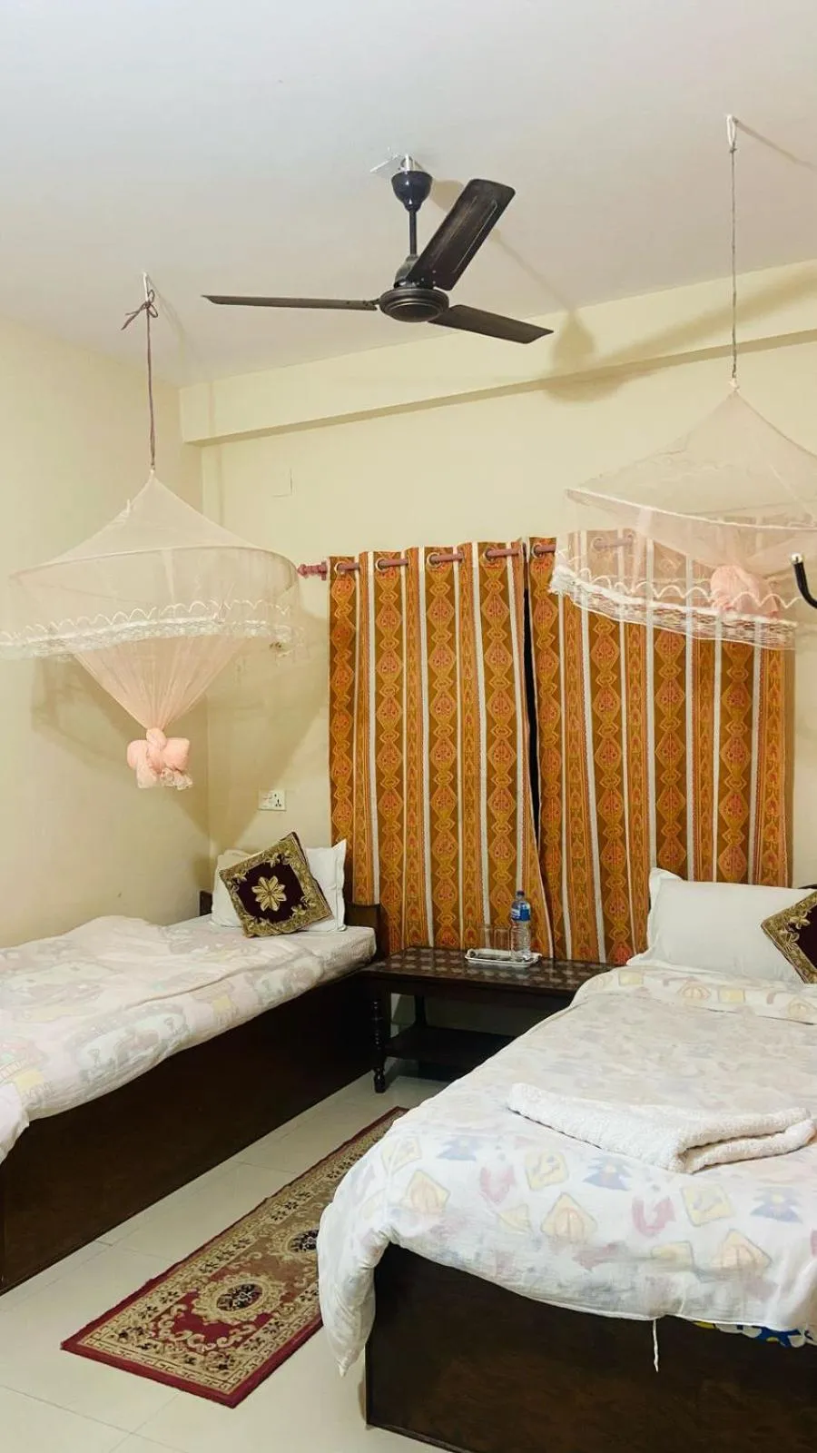 Bed in Hotel BhupuSainik Sauraha, Chitwan