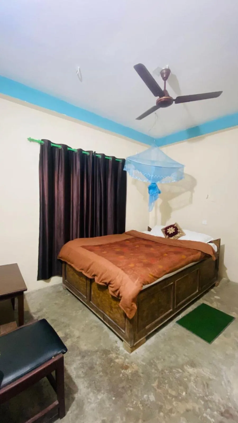 Bed in Hotel BhupuSainik Sauraha, Chitwan