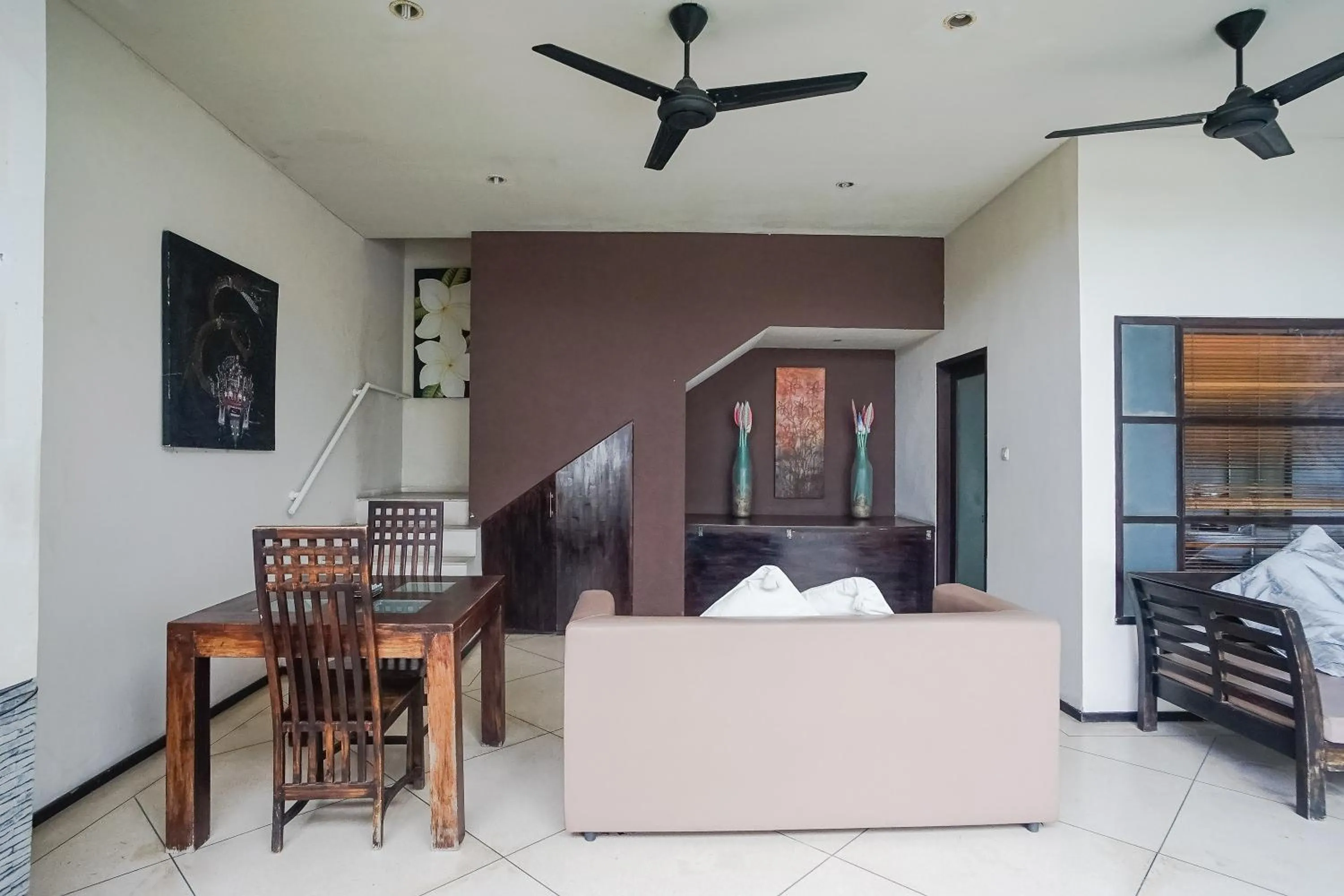 Seating area in Queen Rose Villa & Spa