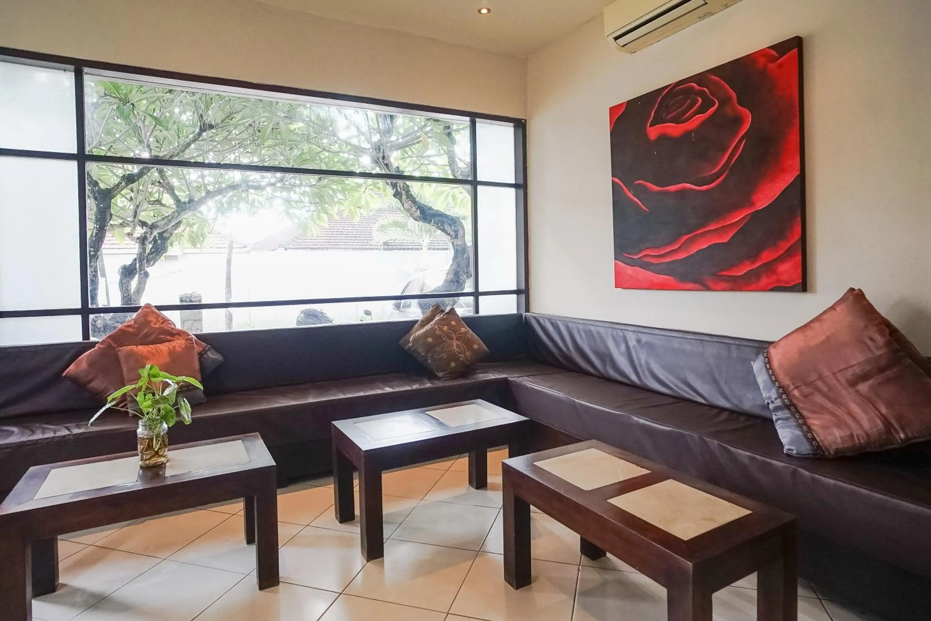 Seating area in Queen Rose Villa & Spa
