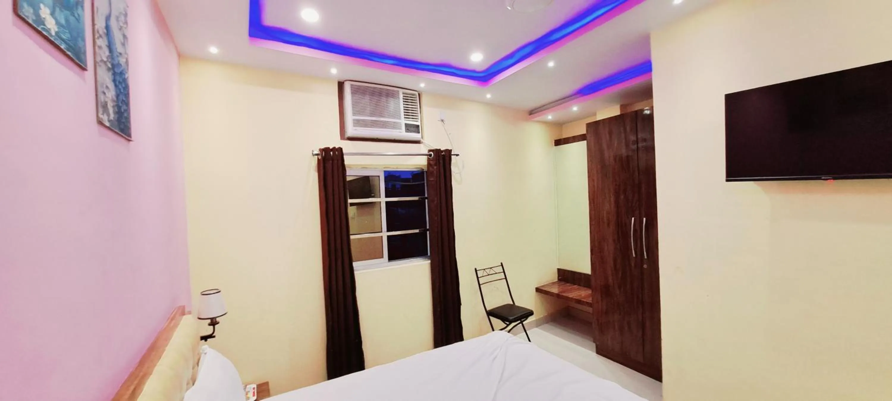 Bed in Hotel Ananya Inn