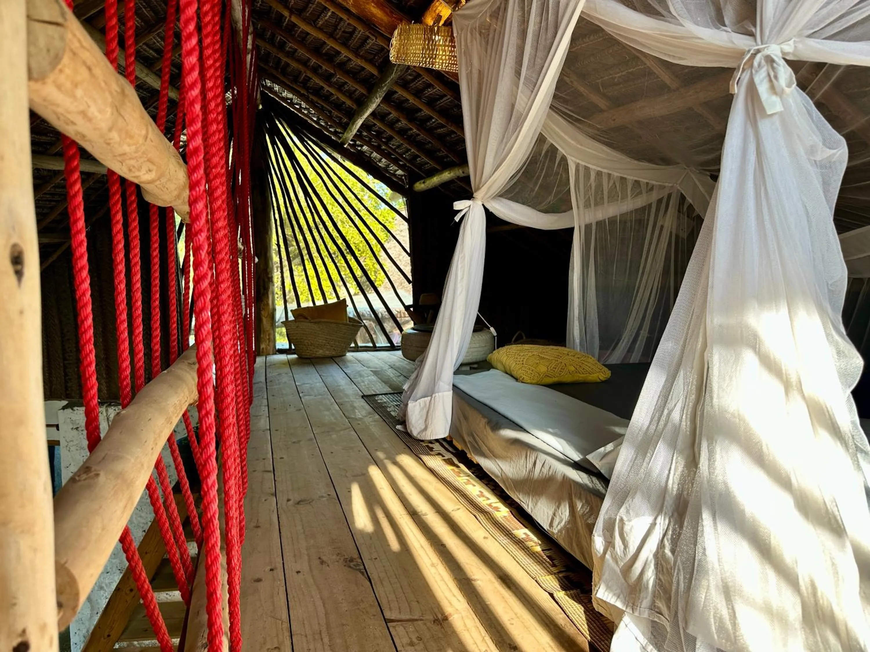 Bed in Kameleon Blue