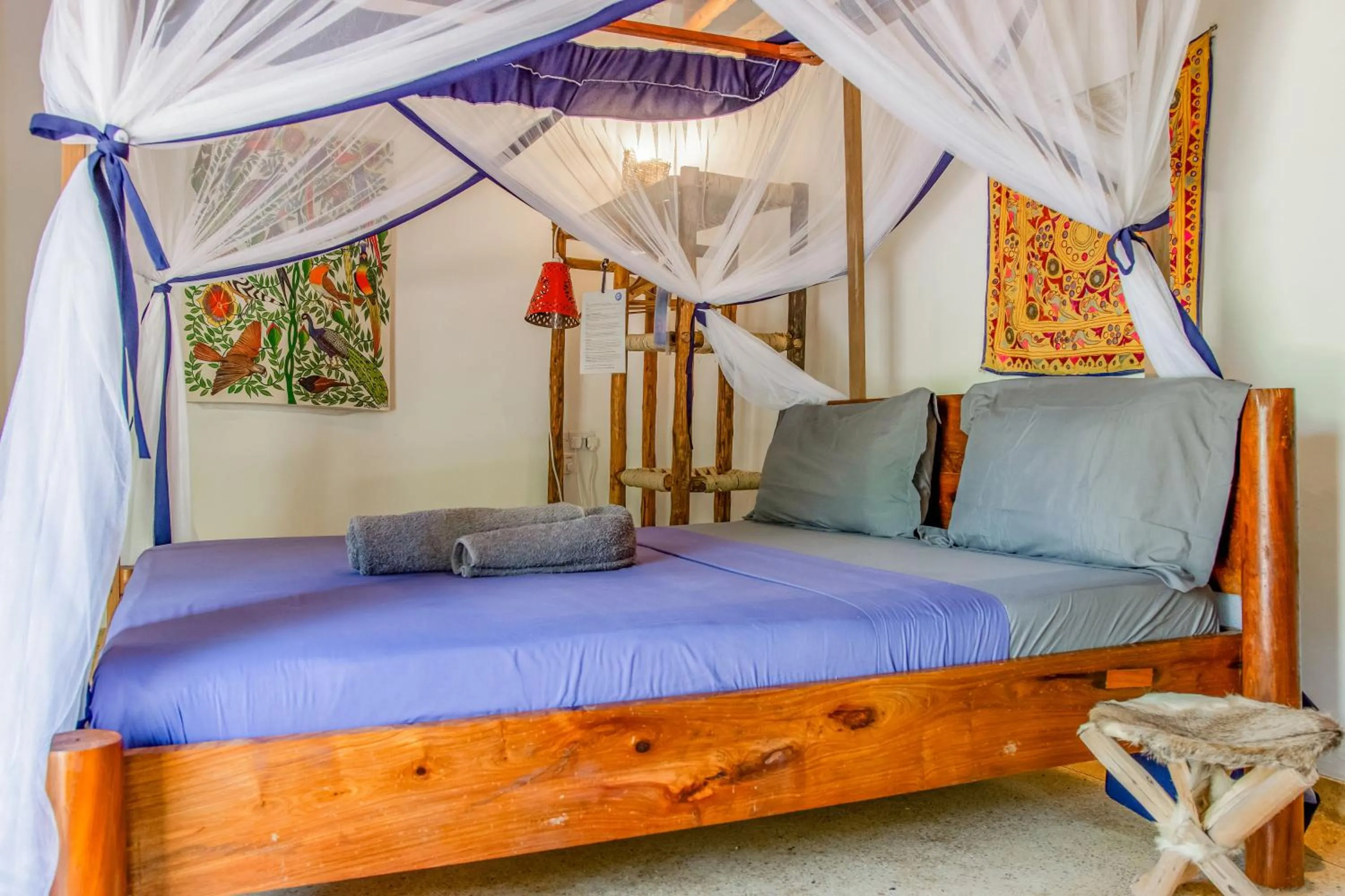 Bed in Kameleon Blue