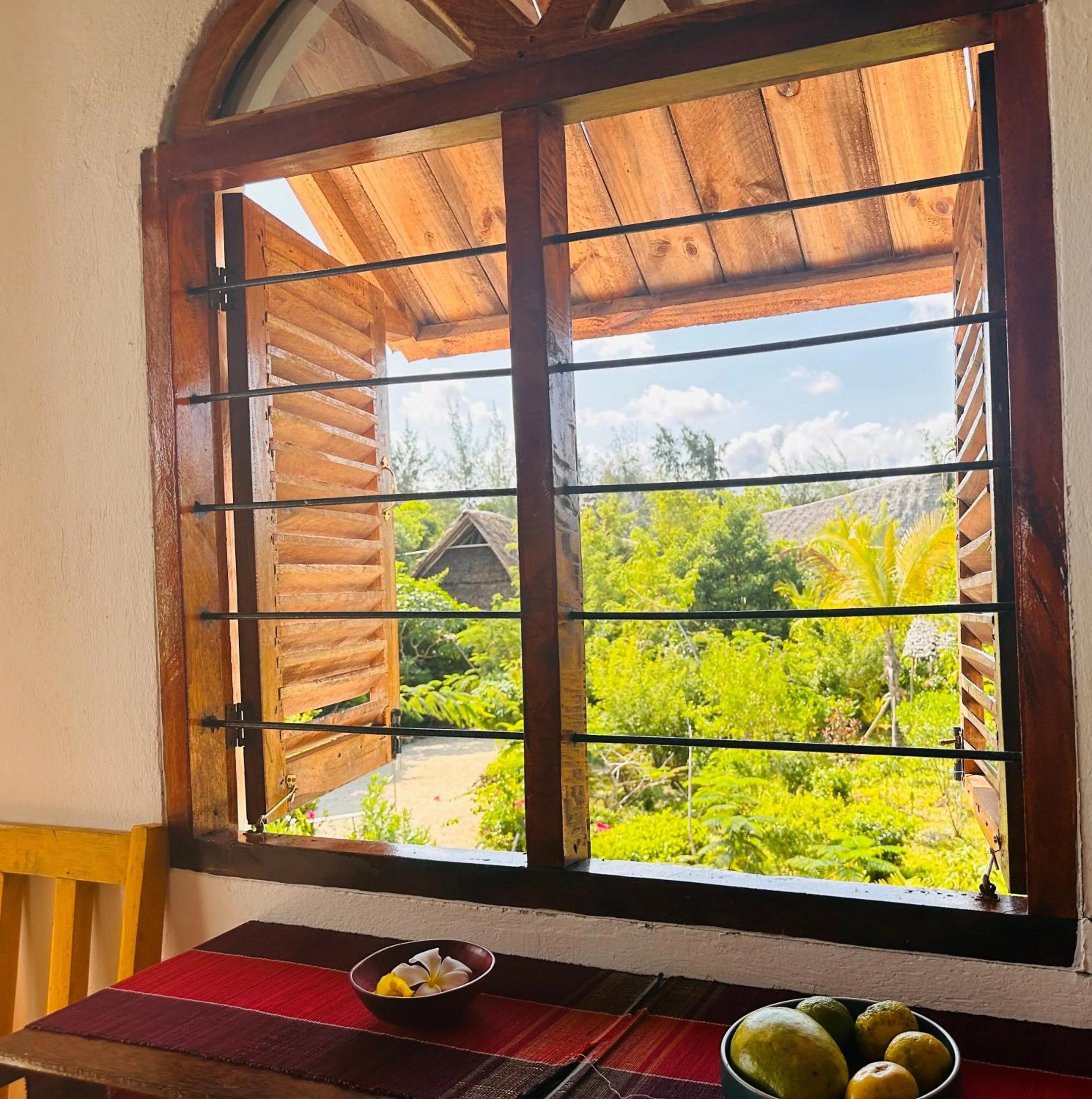 Garden view in Kameleon Blue