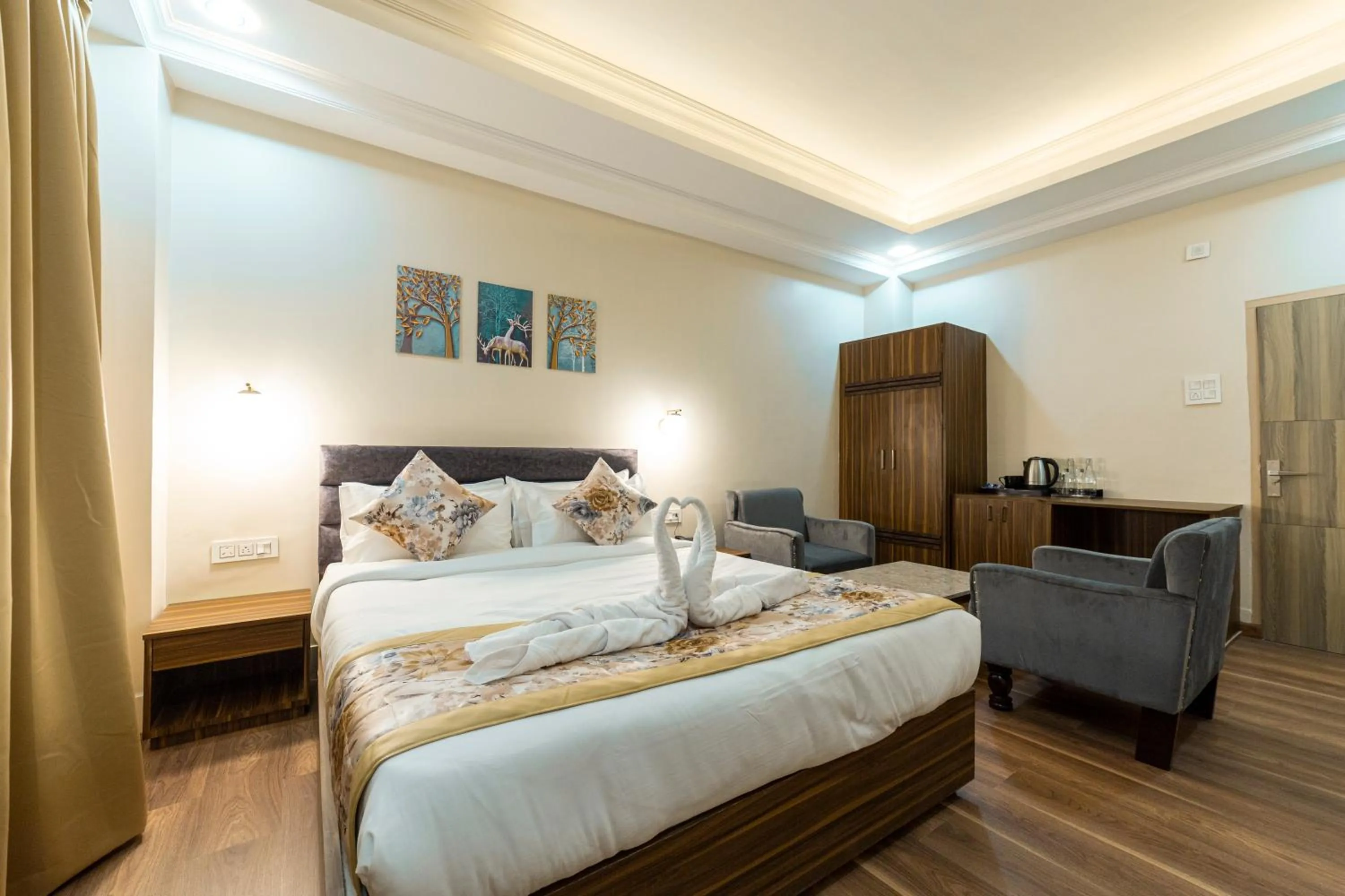 Photo of the whole room, Bed in Citrus Boutique Hotel