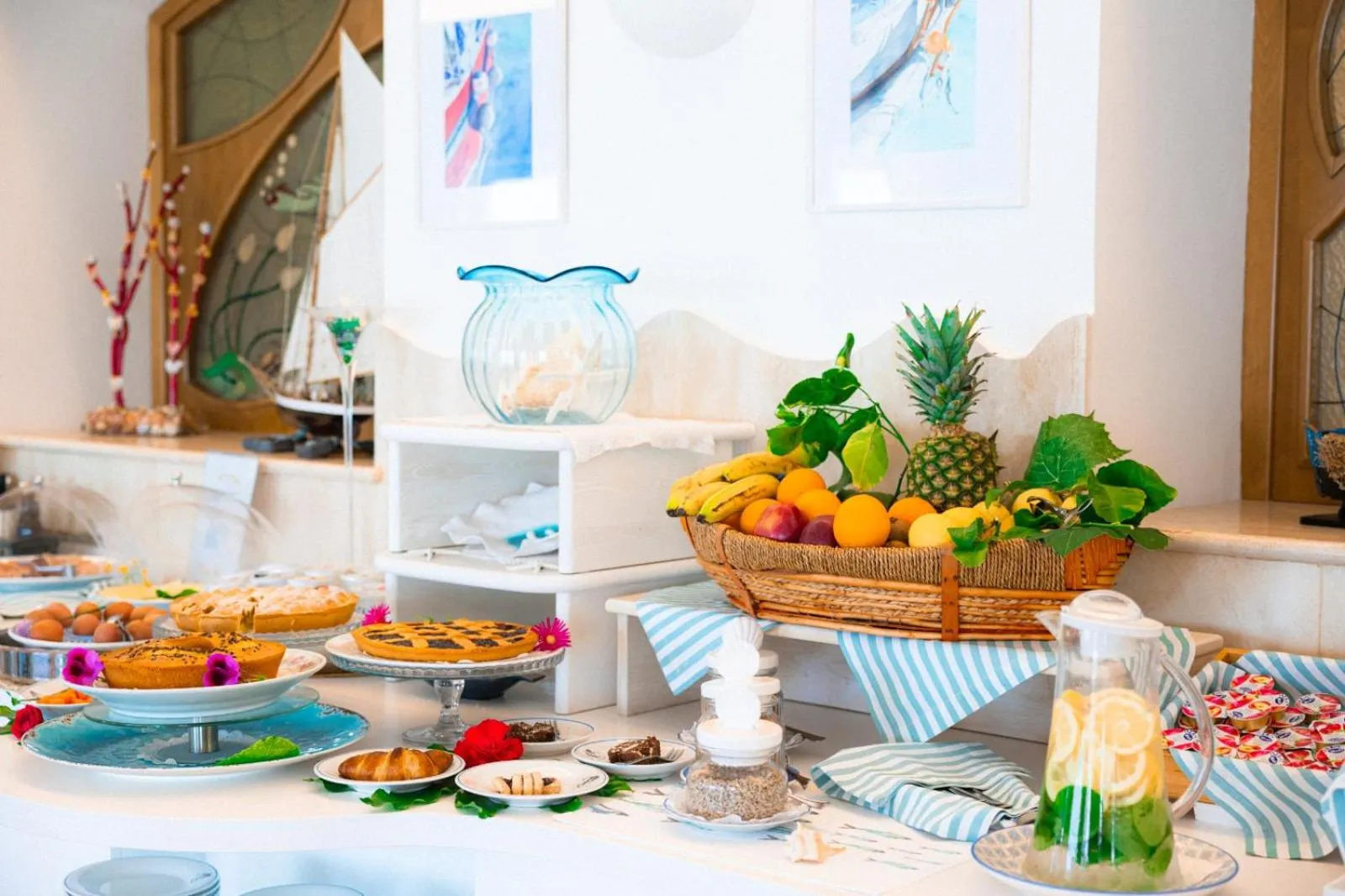 Breakfast in Hotel Aurora