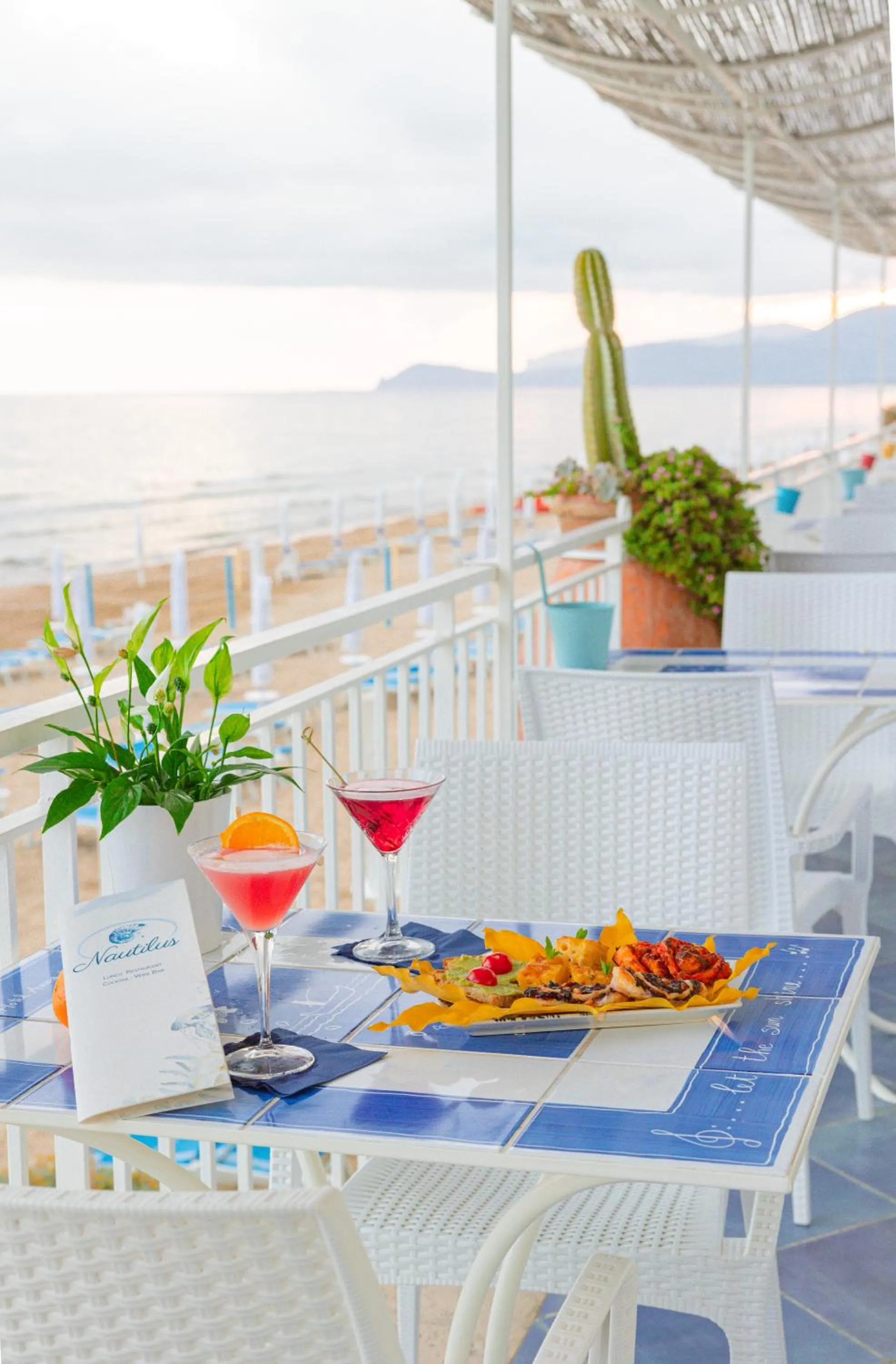 Food and drinks in Hotel Aurora