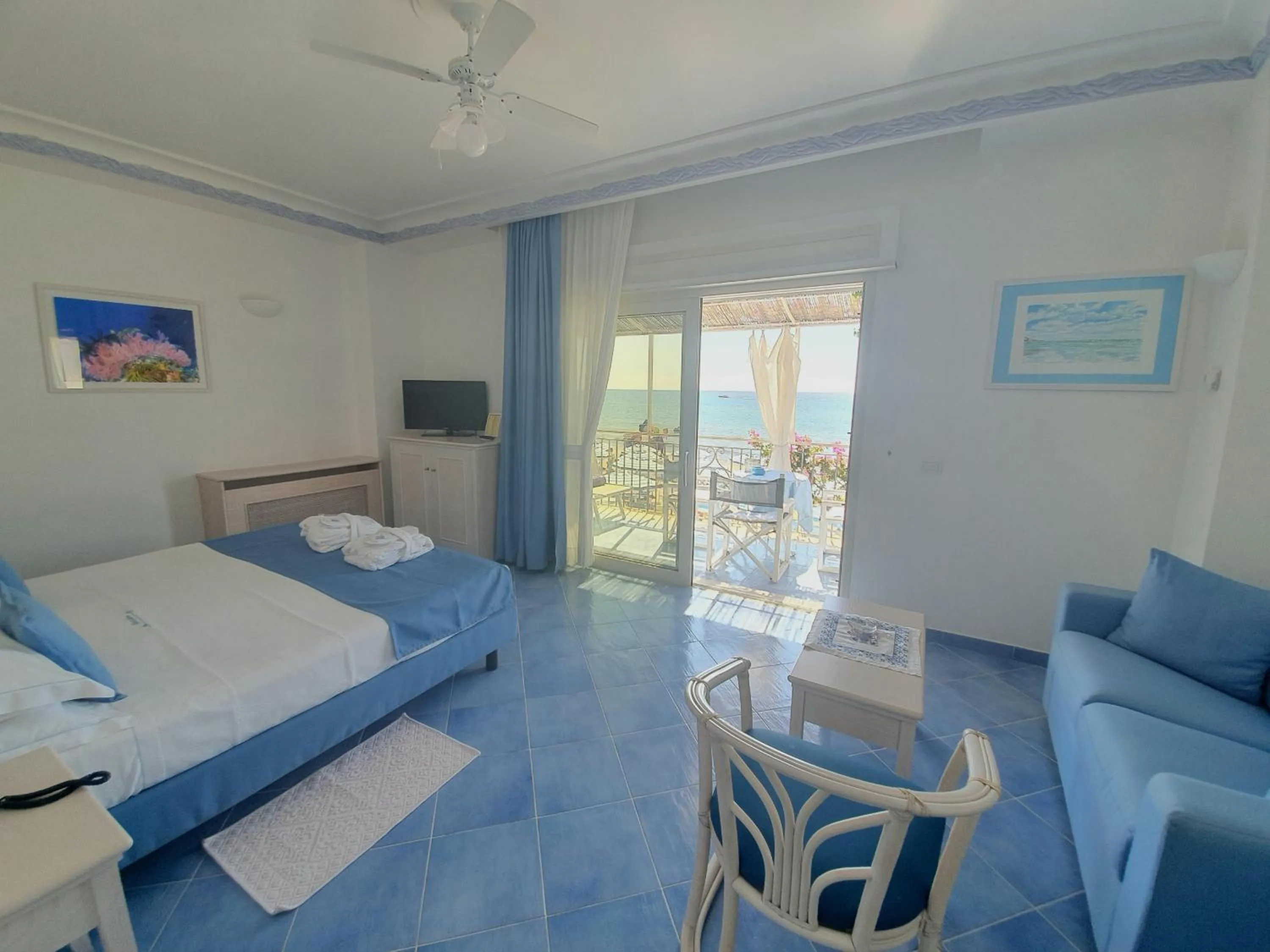 Photo of the whole room, Bed in Hotel Aurora