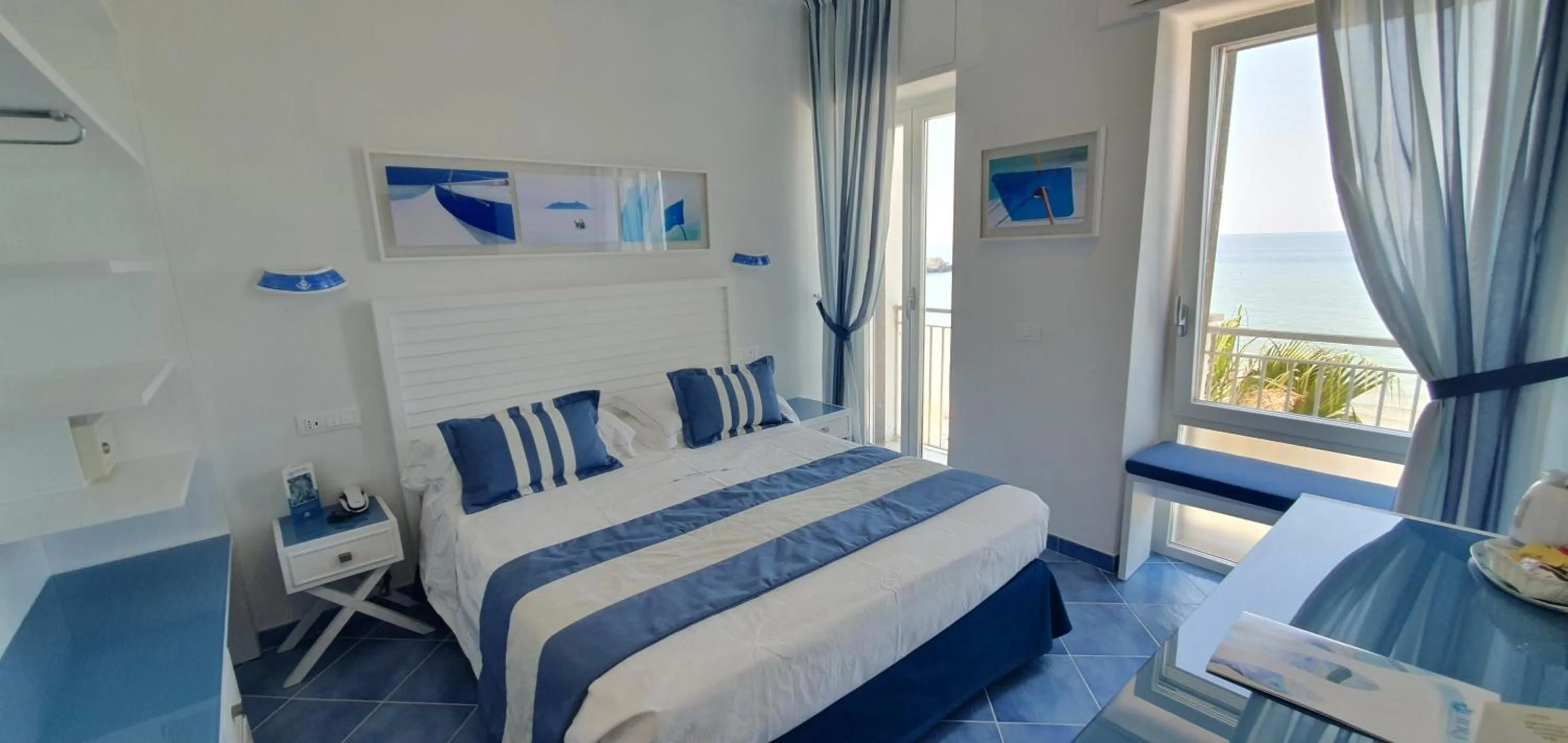 Bedroom, Bed in Hotel Aurora