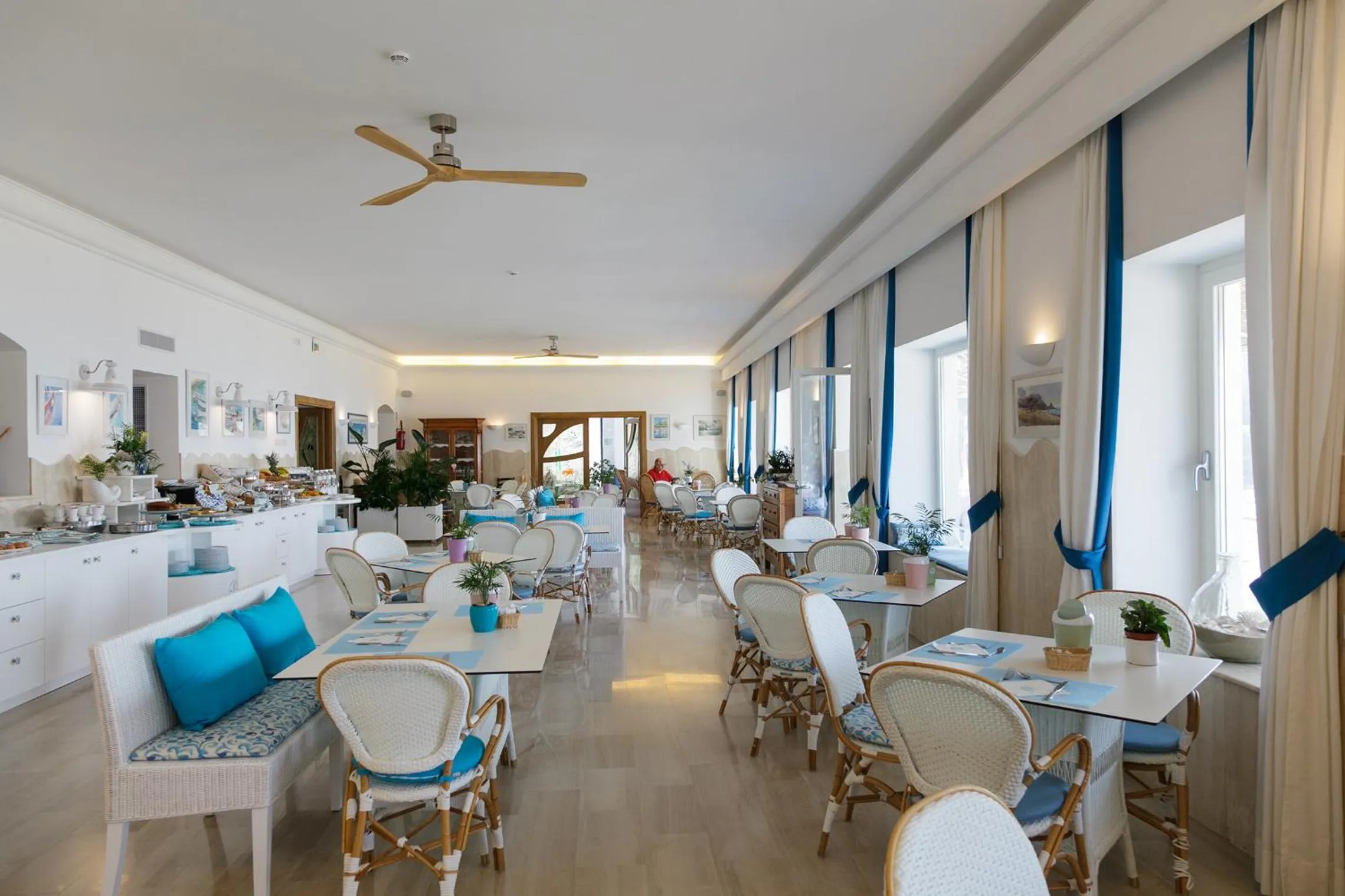 Breakfast in Hotel Aurora