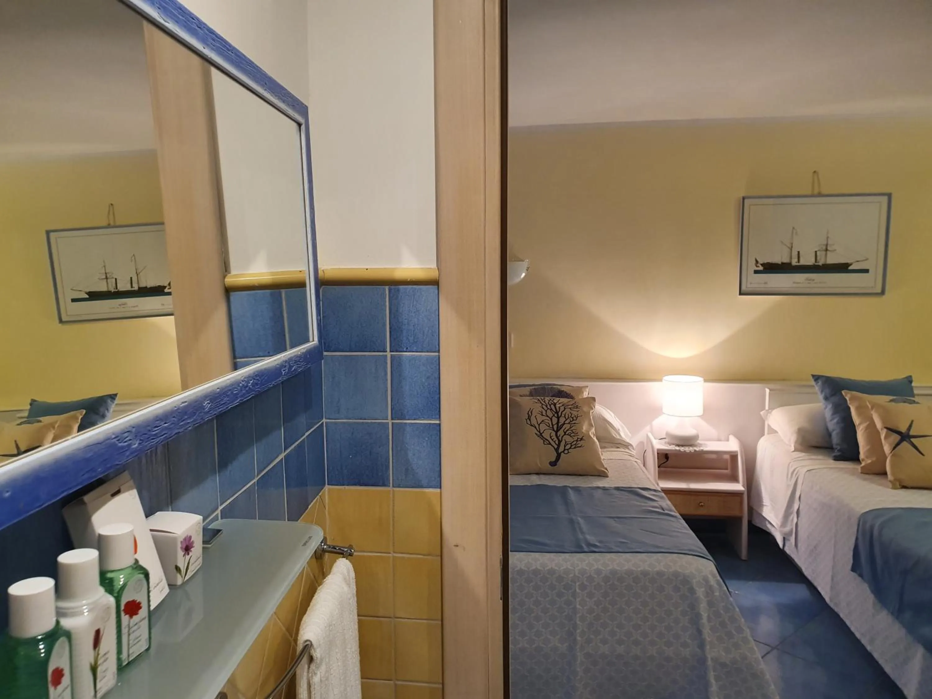 Photo of the whole room, Bed in Hotel Aurora