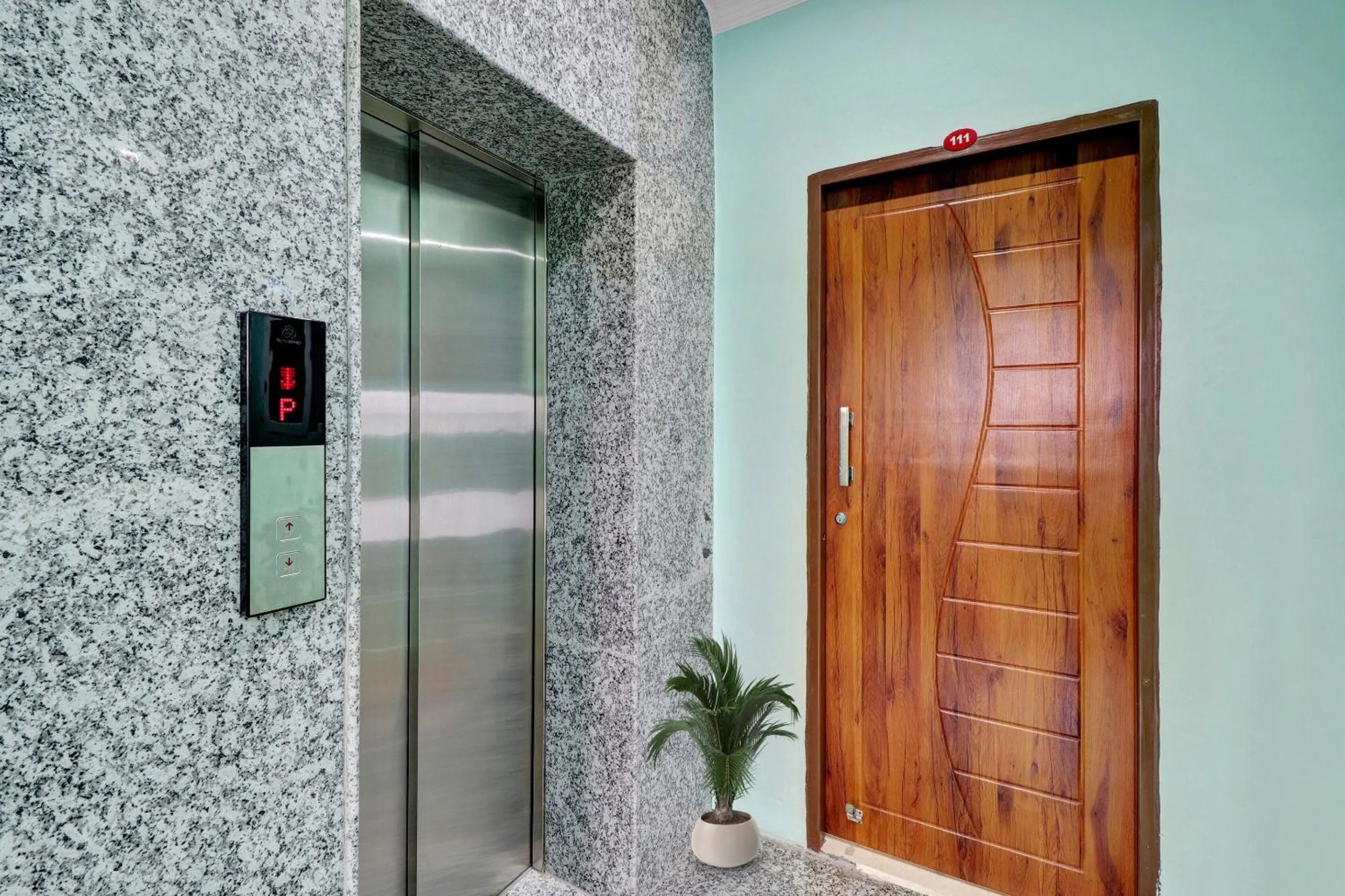 Lobby or reception in Super Collection O The Kailash Hotel