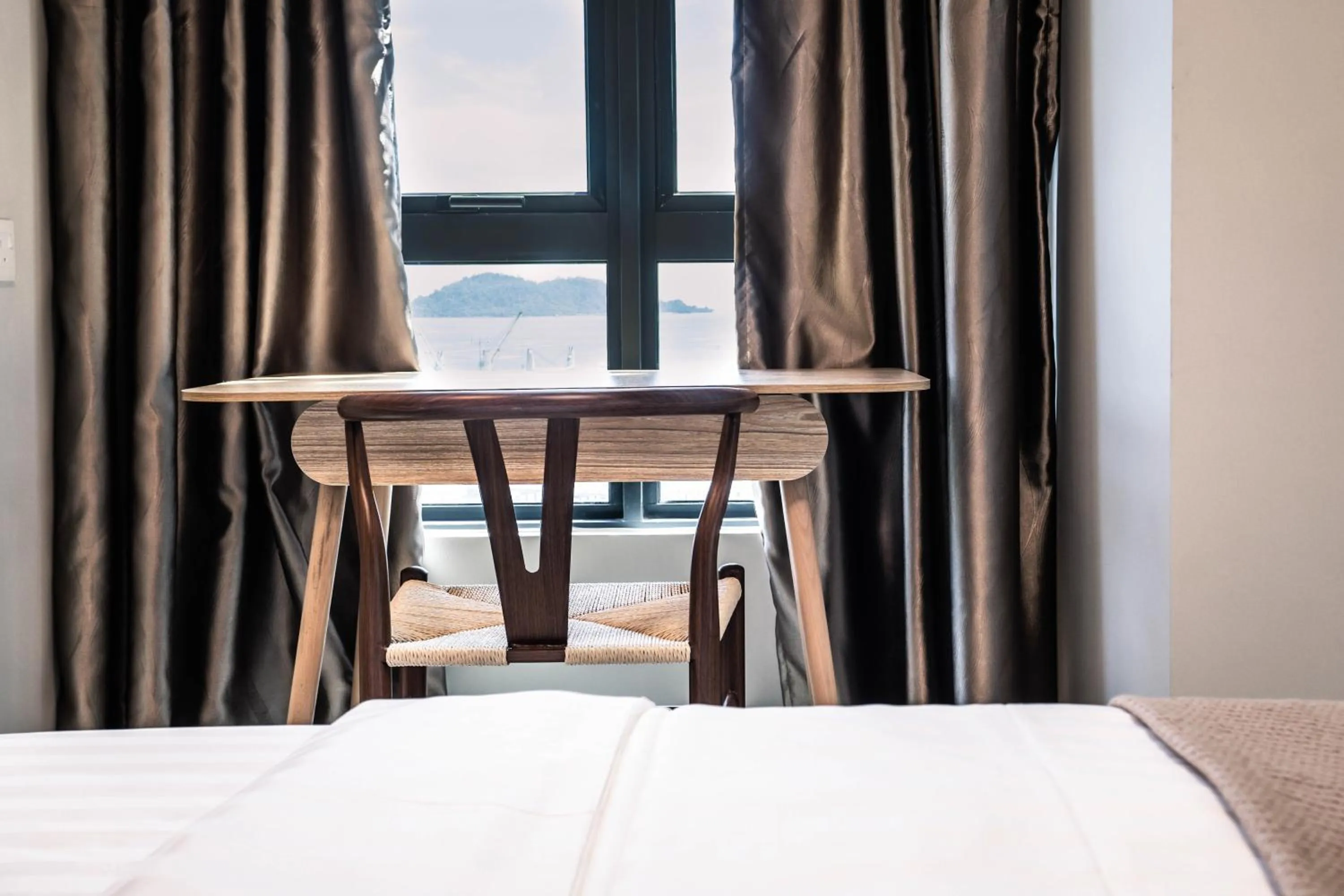 Sea view, Bed in Jesselton Quay by Pinstay