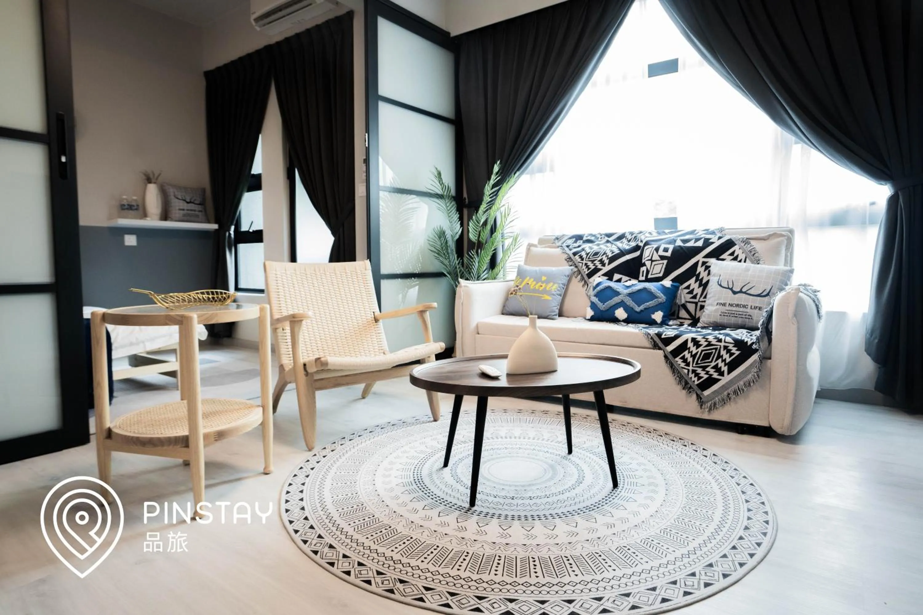 Living room in Jesselton Quay by Pinstay