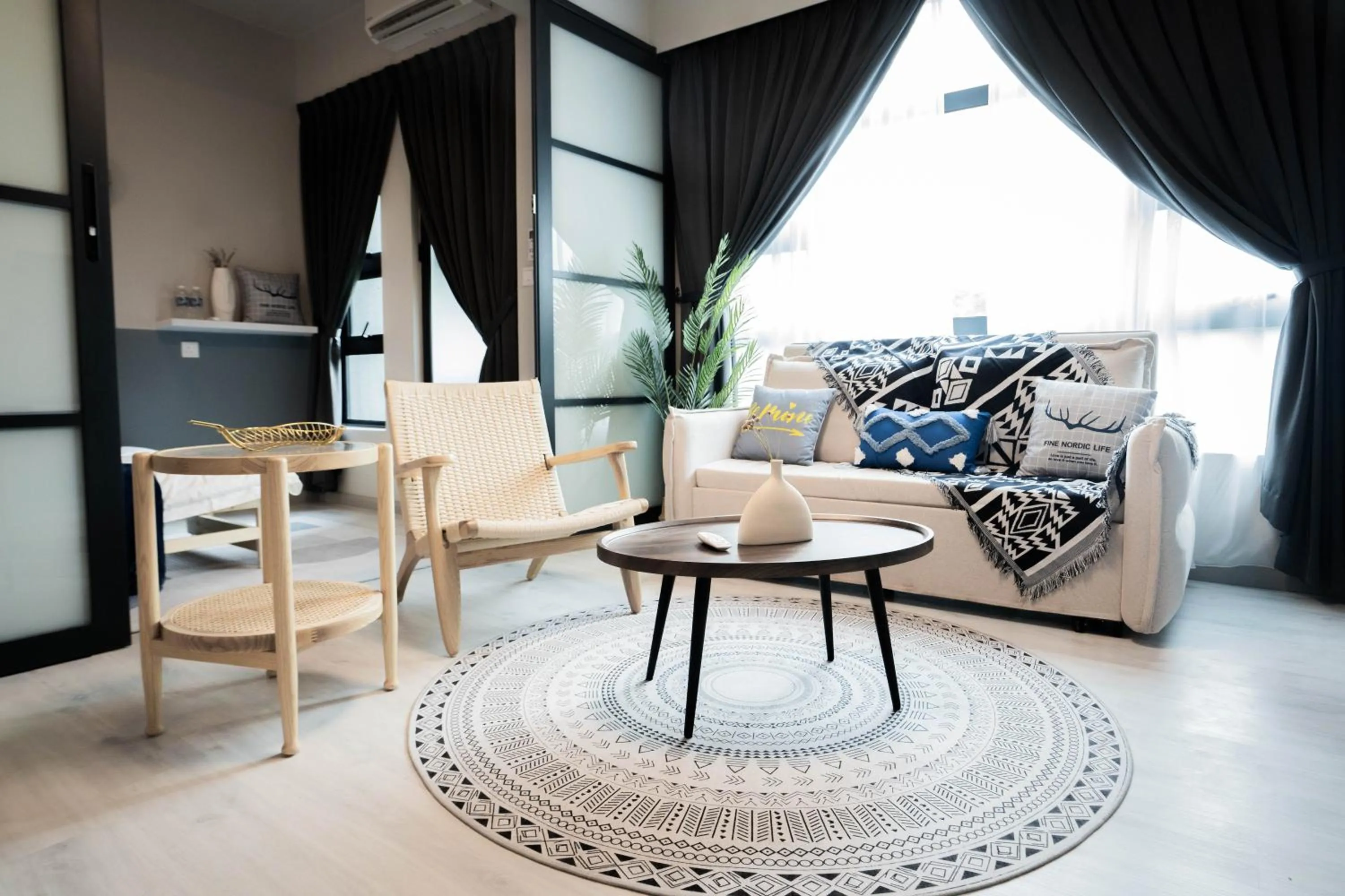 Living room in Jesselton Quay by Pinstay