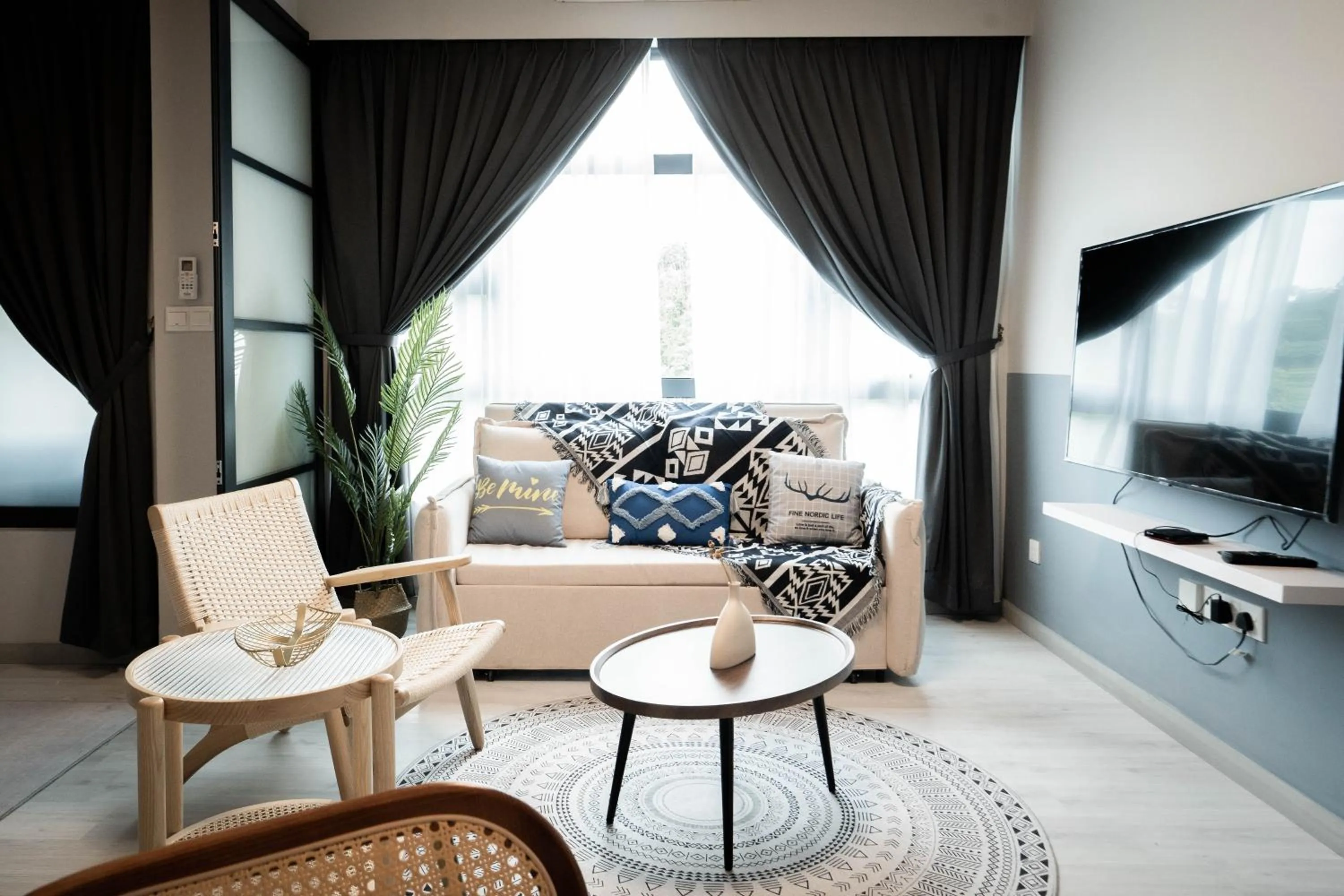 TV and multimedia in Jesselton Quay by Pinstay