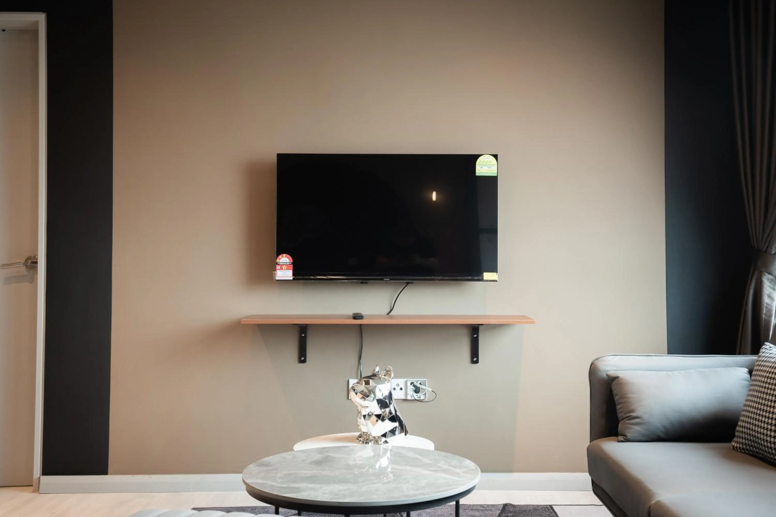 TV and multimedia in Jesselton Quay by Pinstay