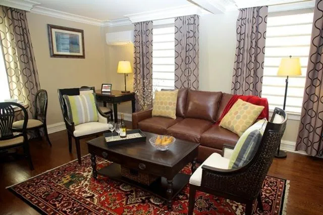Living room in Guest House at Norwalk Inn