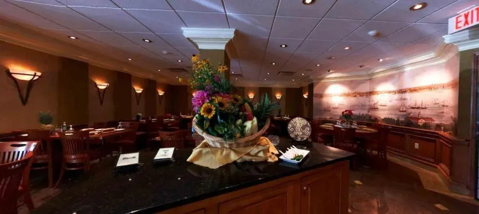 Restaurant/places to eat in Guest House at Norwalk Inn