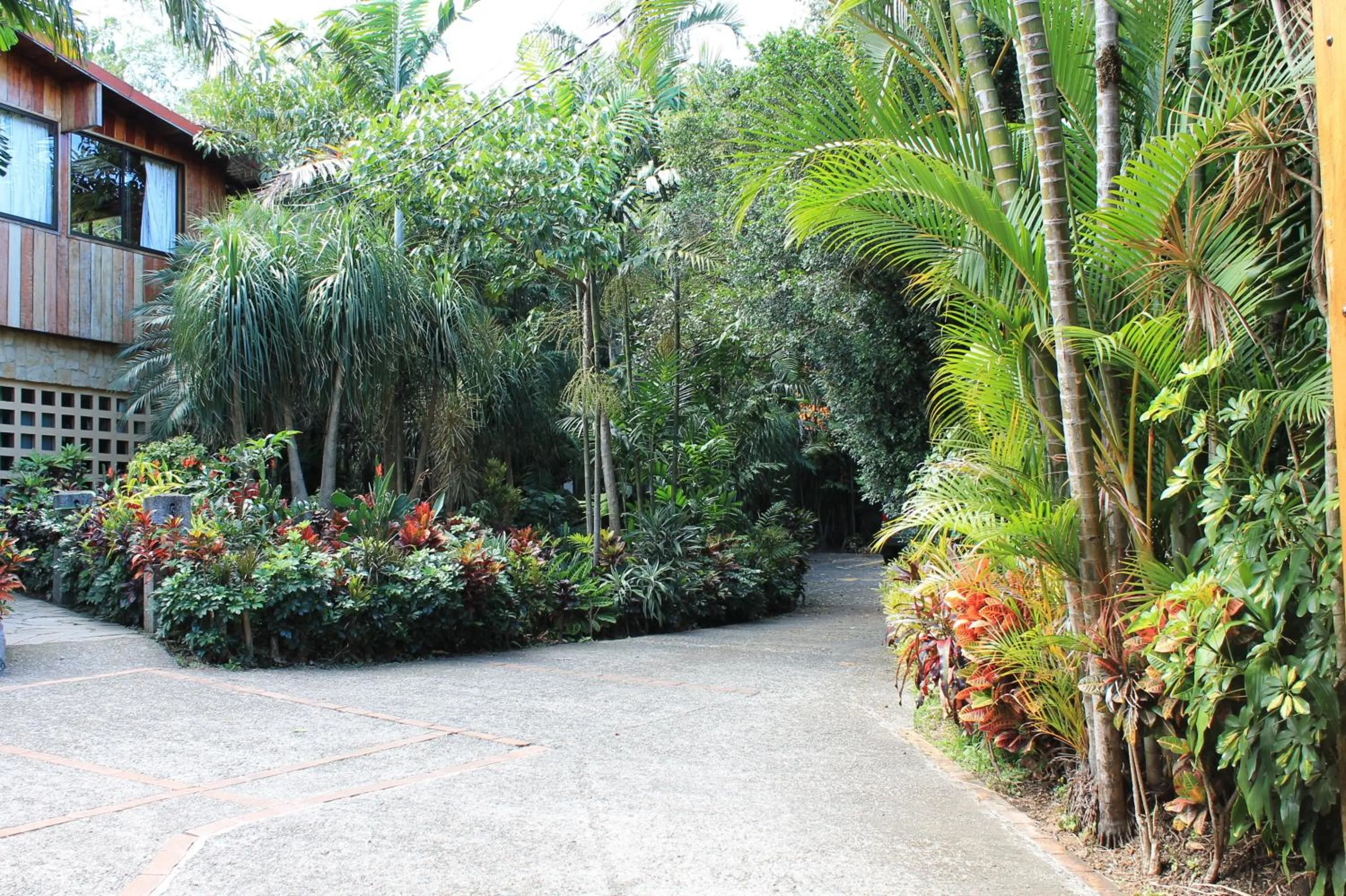 Facade/entrance in Costa Verde Inn