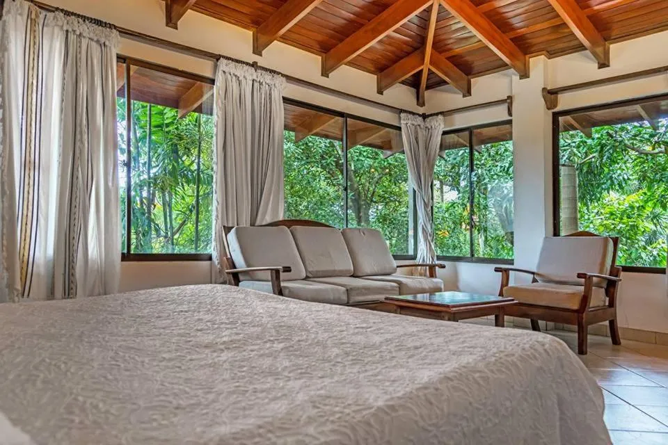 Bed in Costa Verde Inn